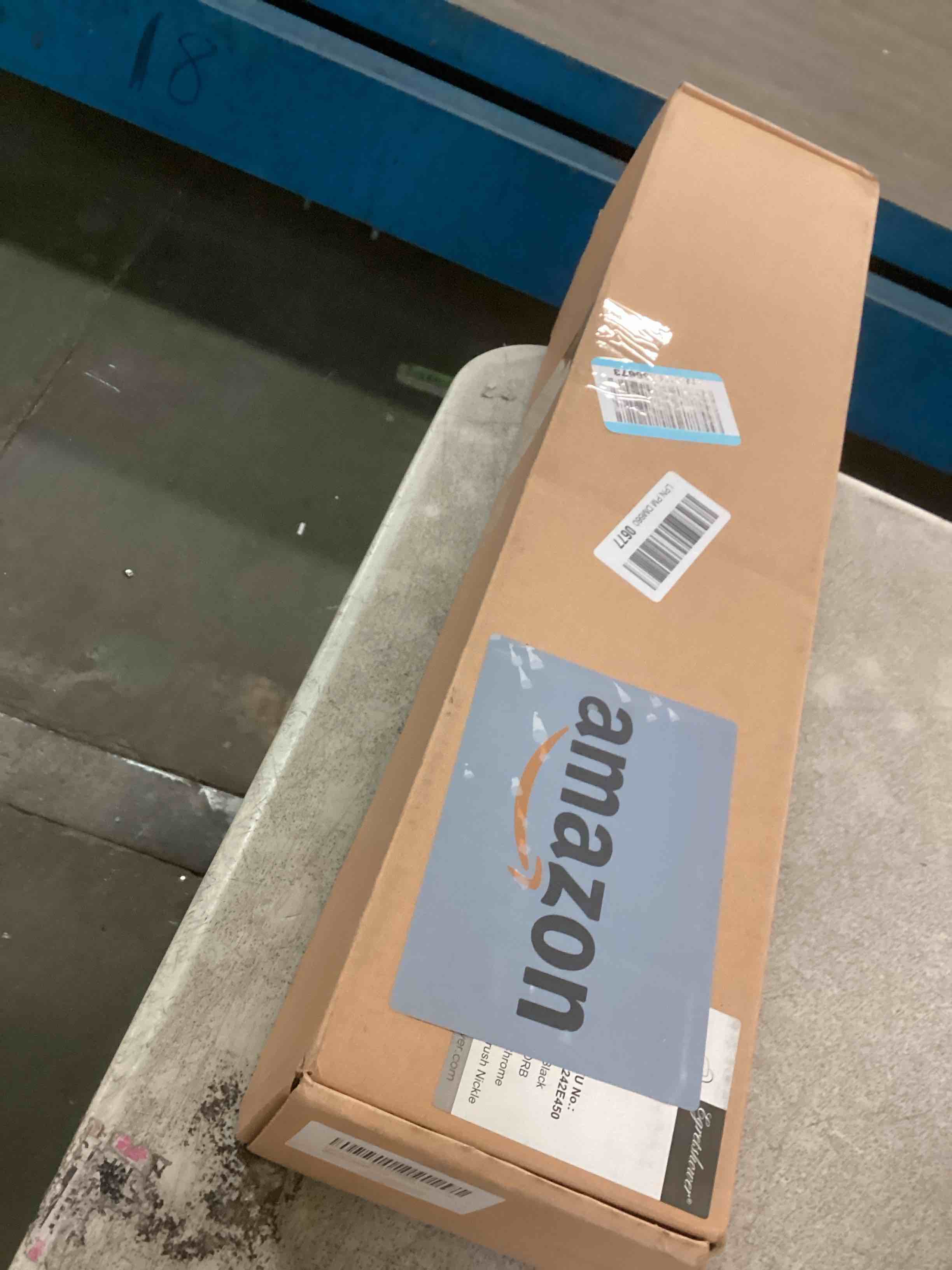 https://s3.amazonaws.com/lotting-images-prod/bidfta/PPE2120080_1736609750690.jpeg