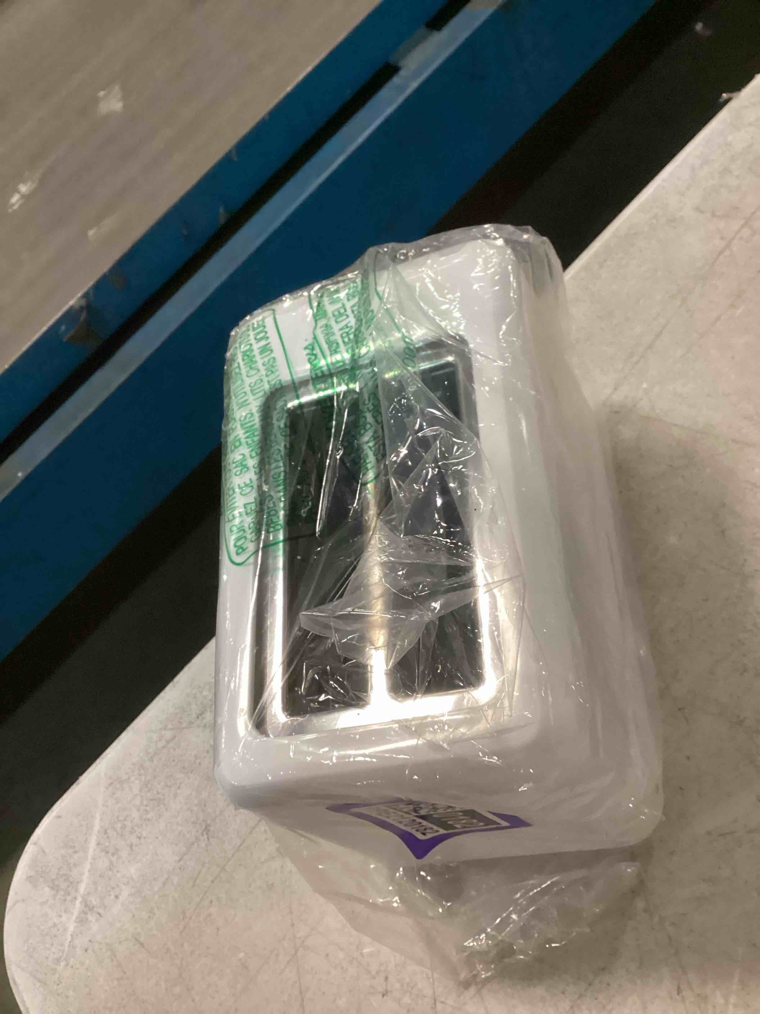 https://s3.amazonaws.com/lotting-images-prod/bidfta/PPE2120182_1736771823490.jpeg