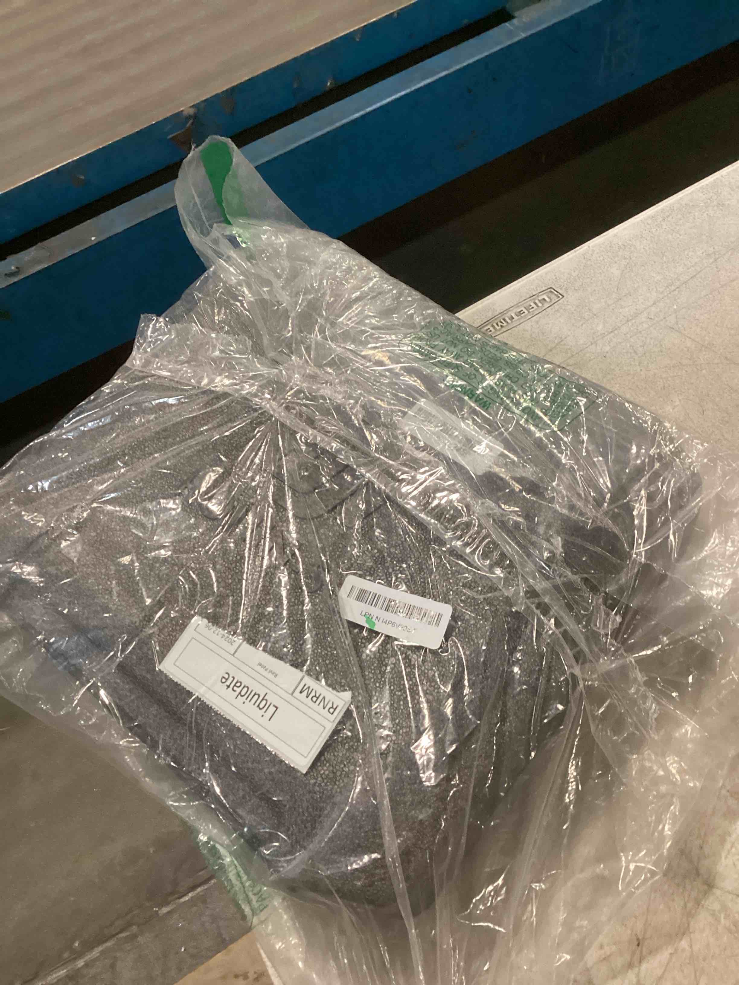 https://s3.amazonaws.com/lotting-images-prod/bidfta/PPE2120187_1736771114845.jpeg