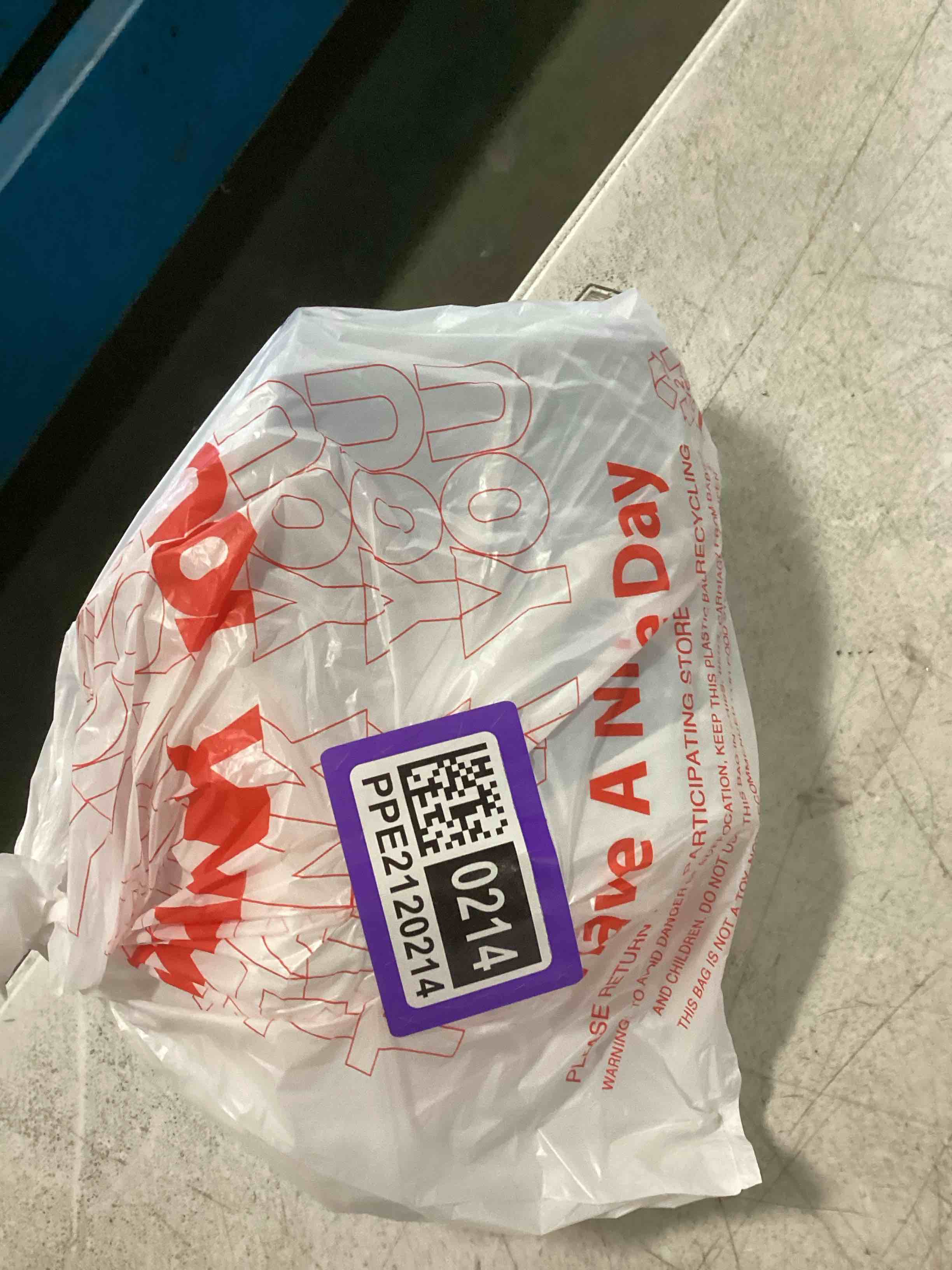 https://s3.amazonaws.com/lotting-images-prod/bidfta/PPE2120214_1736782486263.jpeg