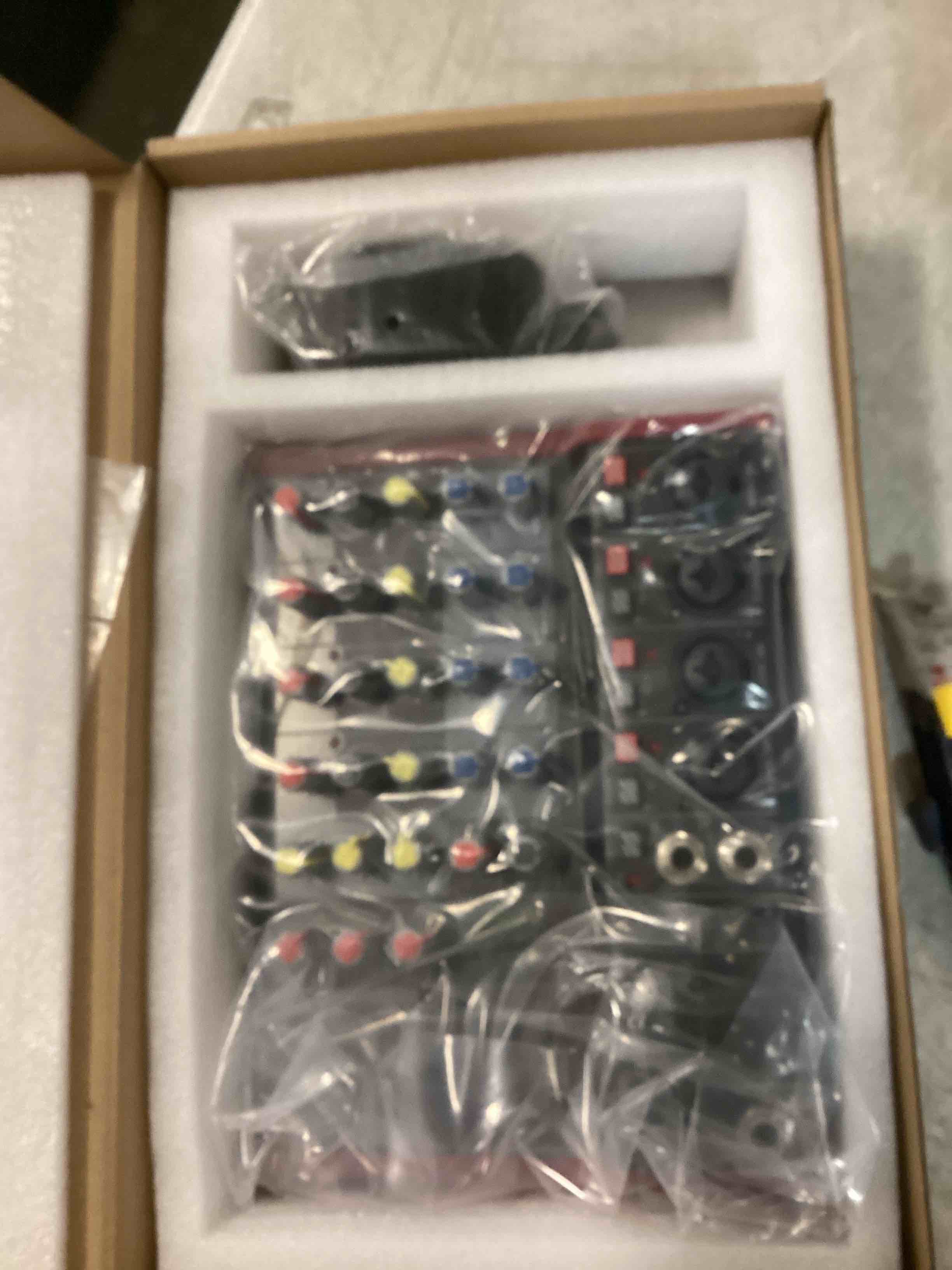 https://s3.amazonaws.com/lotting-images-prod/bidfta/PPE2120220_1736779653808.jpeg