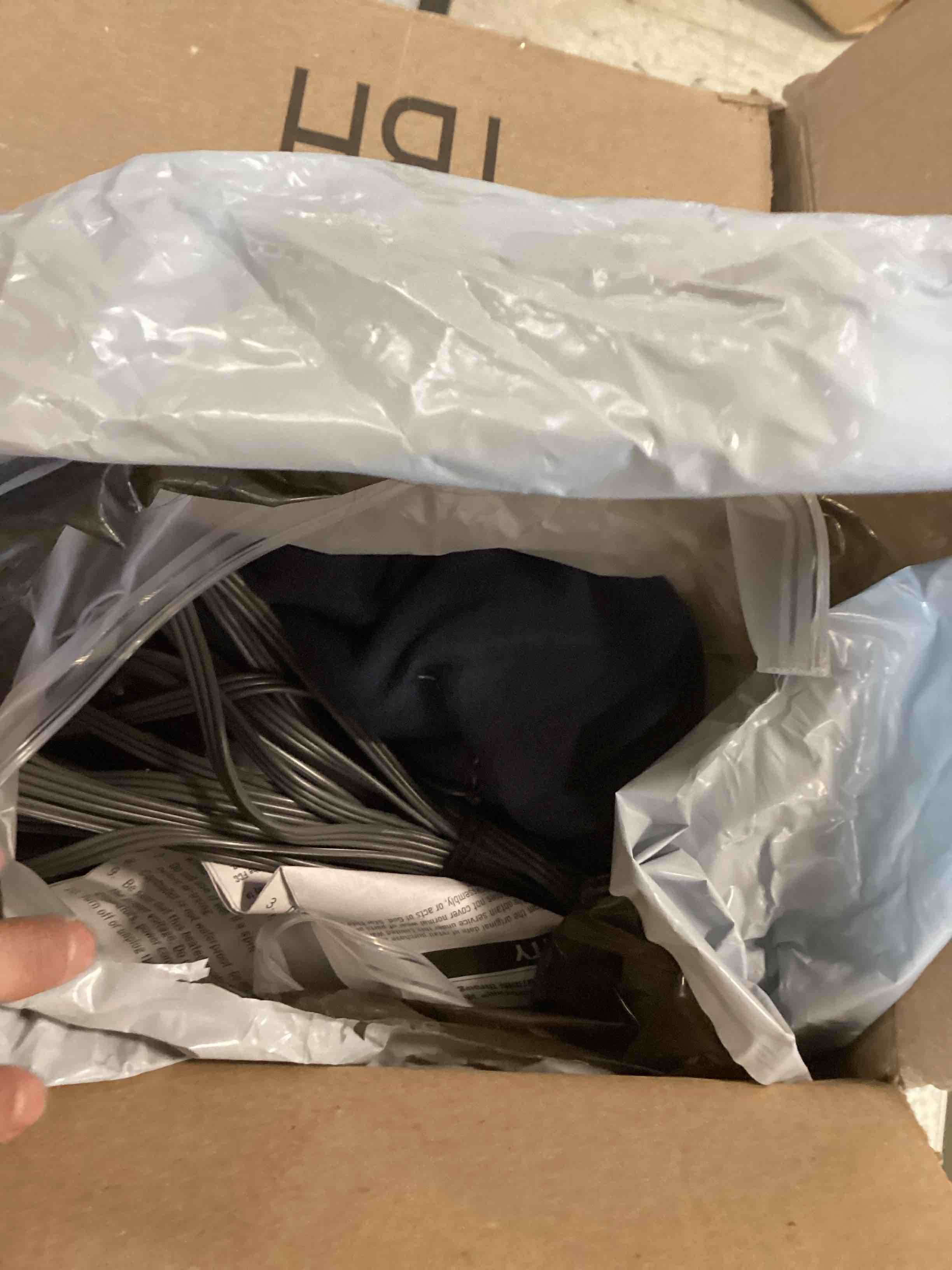 https://s3.amazonaws.com/lotting-images-prod/bidfta/PPE2121521_1737388012187.jpeg