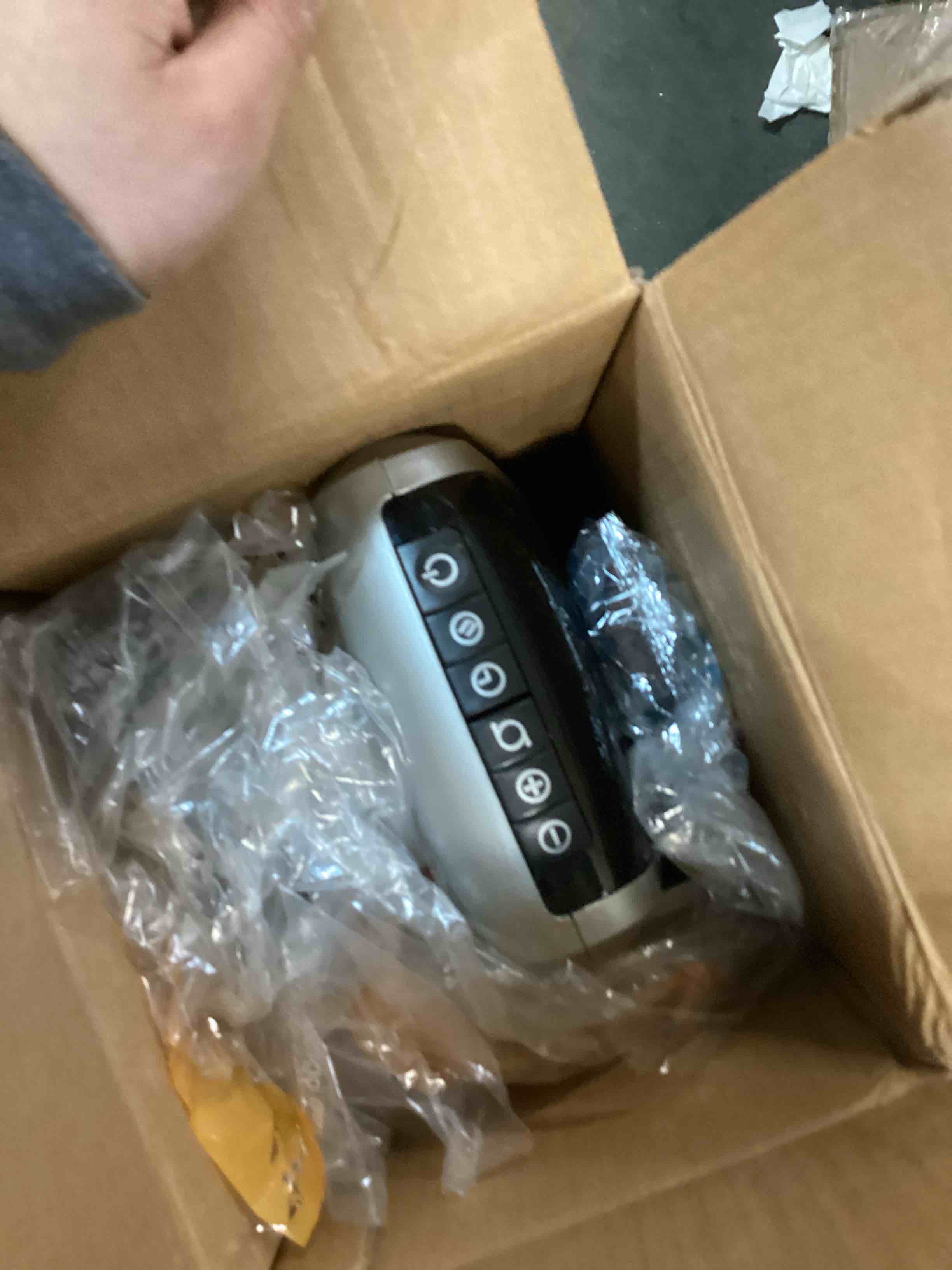 https://s3.amazonaws.com/lotting-images-prod/bidfta/PPE2121523_1737389756020.jpeg