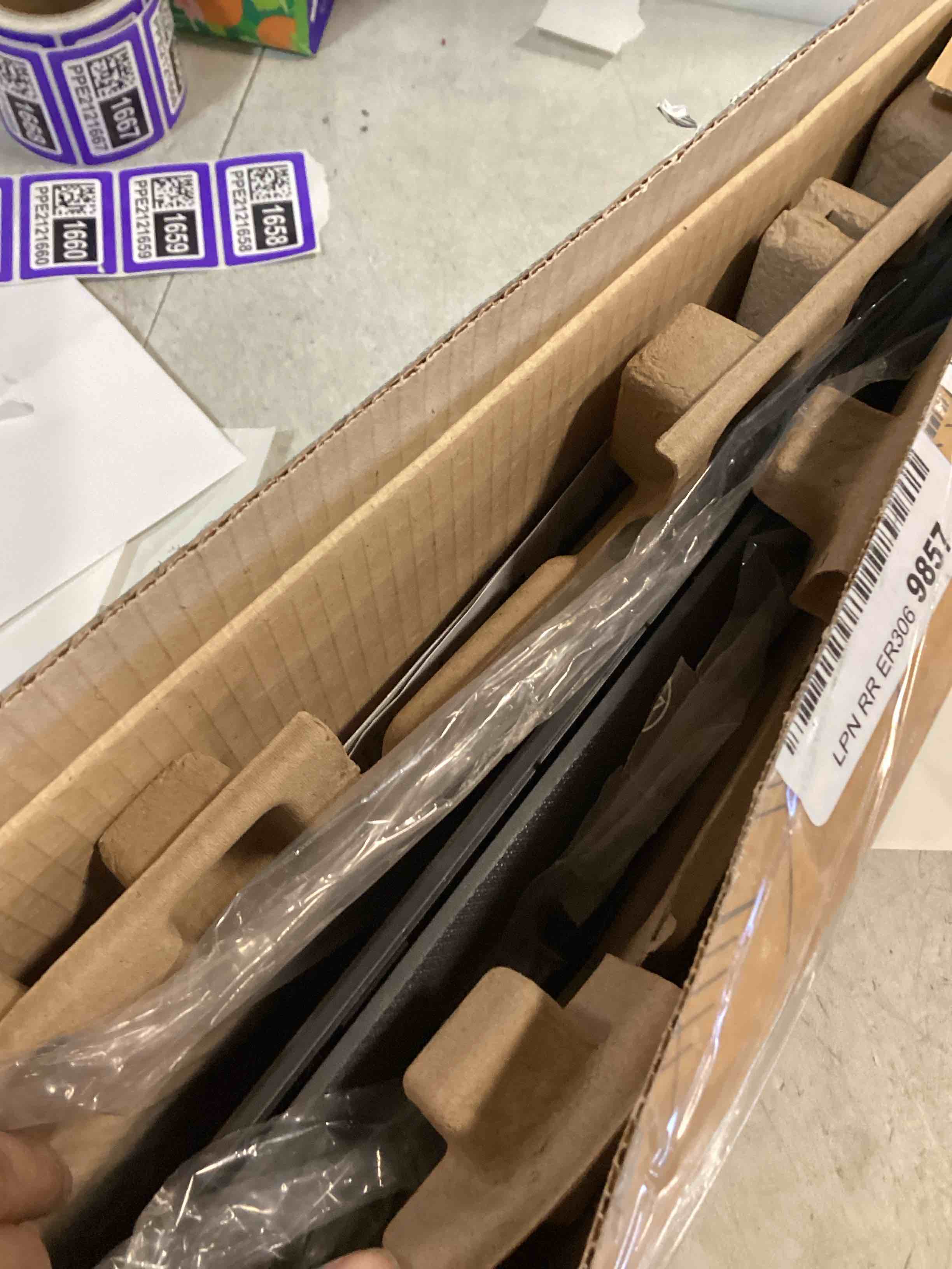 https://s3.amazonaws.com/lotting-images-prod/bidfta/PPE2121657_1737402895313.jpeg