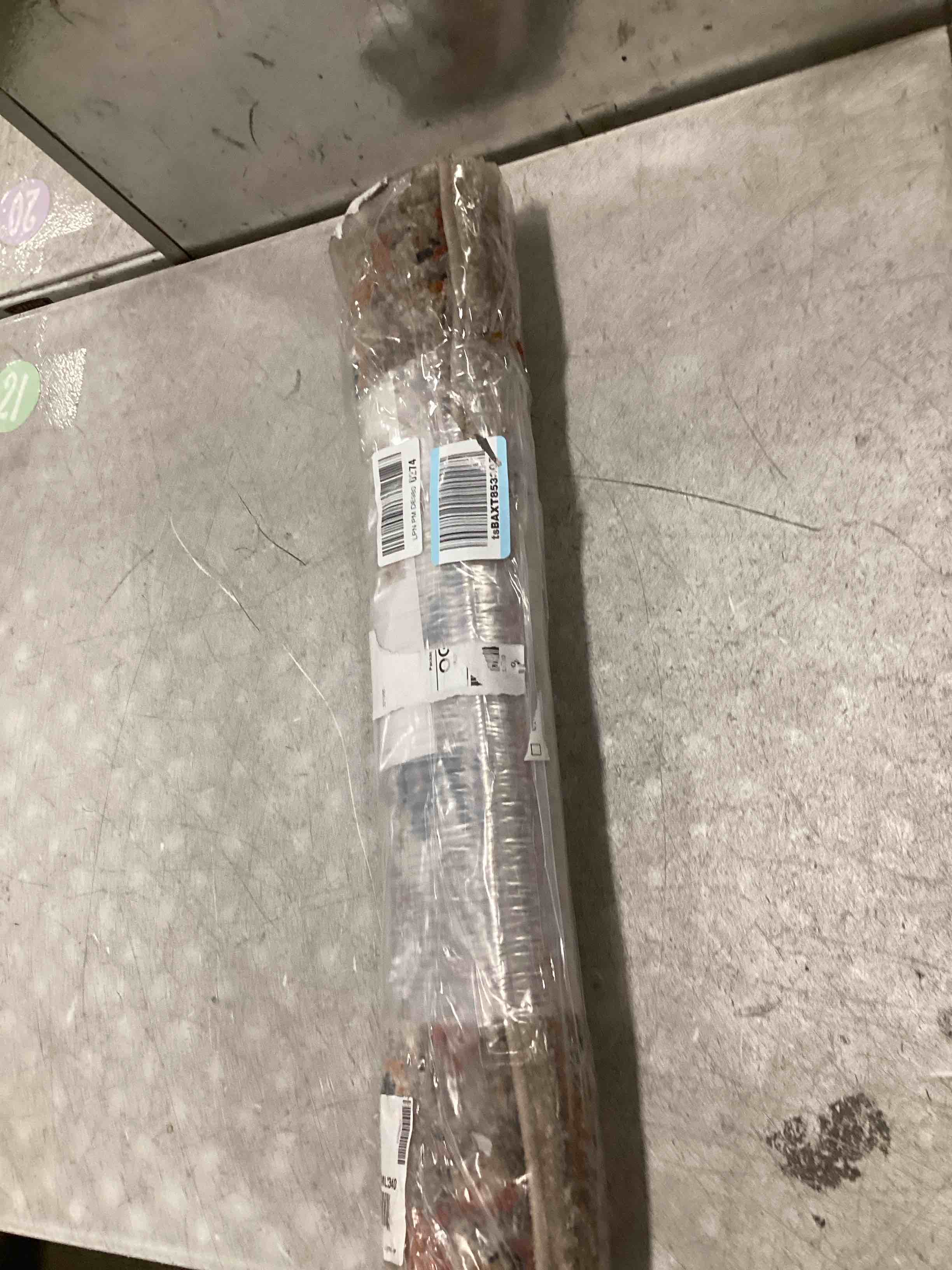 https://s3.amazonaws.com/lotting-images-prod/bidfta/PPE2122290_1735821265657.jpeg