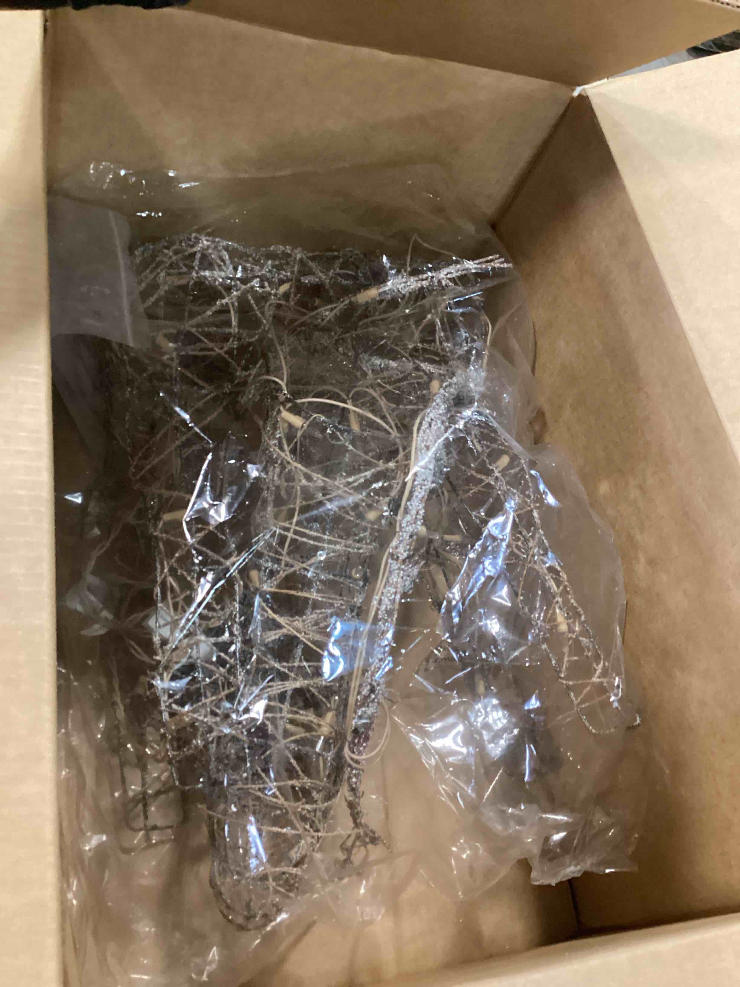 https://s3.amazonaws.com/lotting-images-prod/bidfta/PPE2122831_1736346033246.jpeg