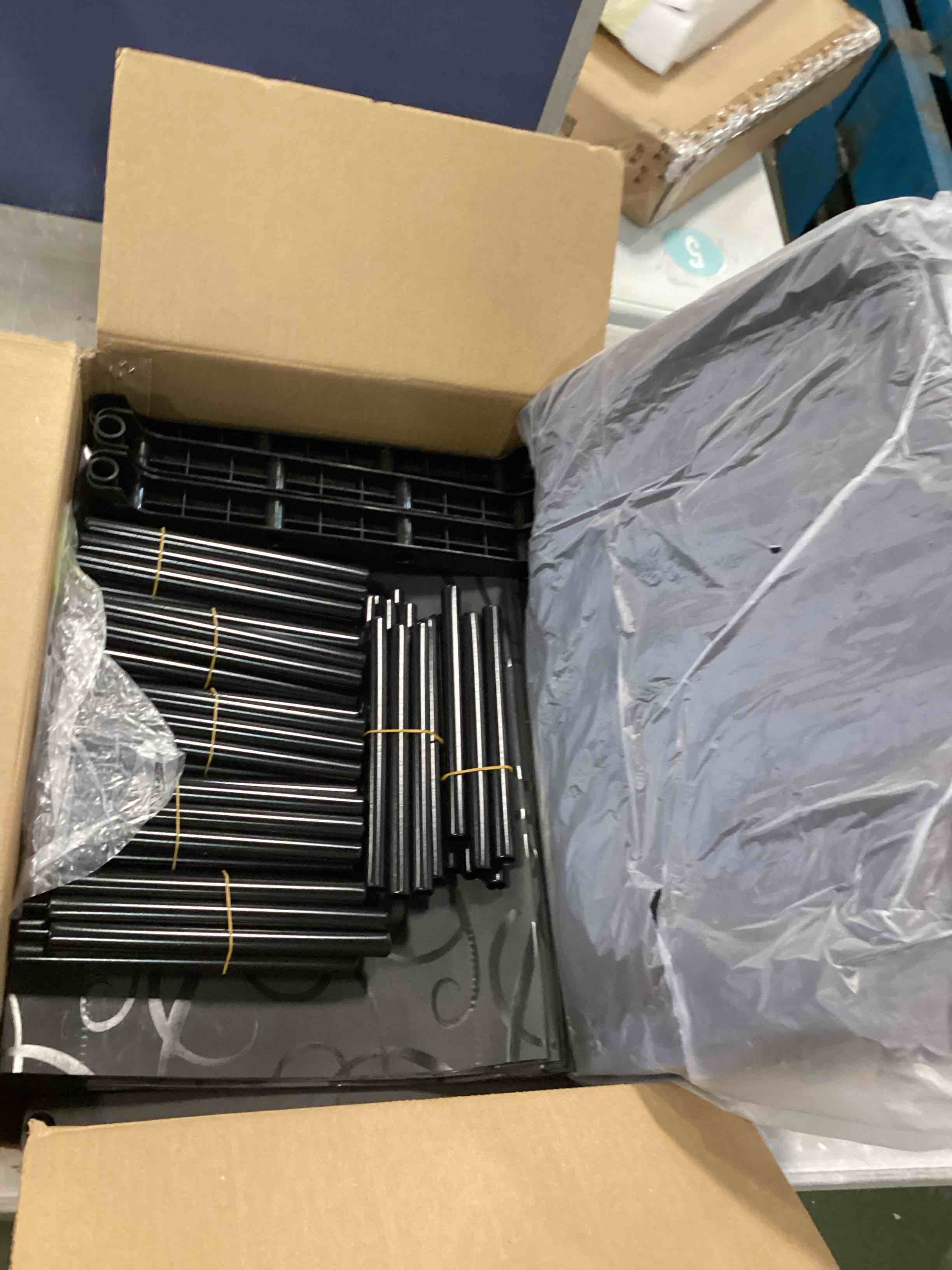 https://s3.amazonaws.com/lotting-images-prod/bidfta/PPE2122935_1736363325431.jpeg