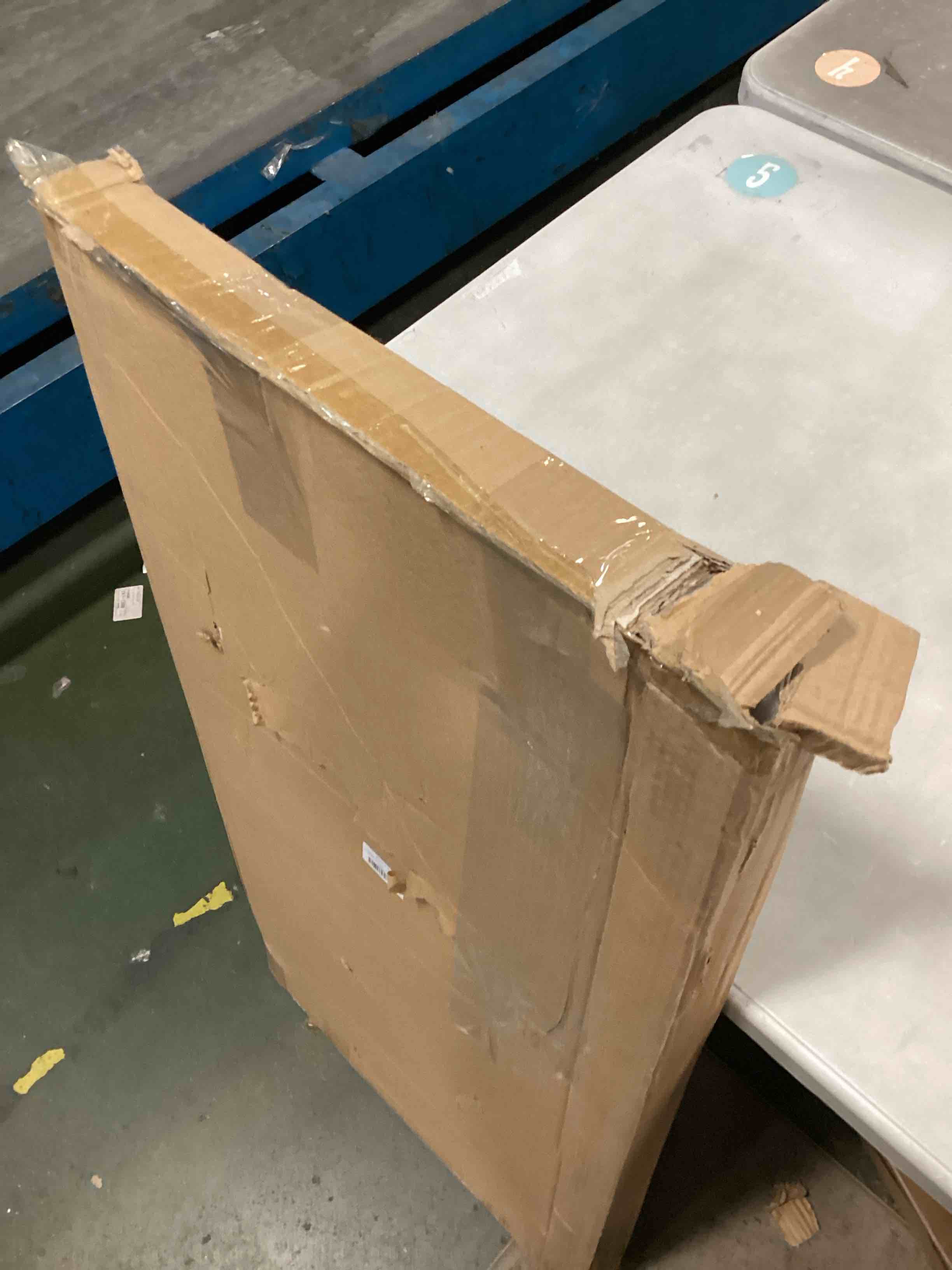https://s3.amazonaws.com/lotting-images-prod/bidfta/PPE2123008_1736427760538.jpeg