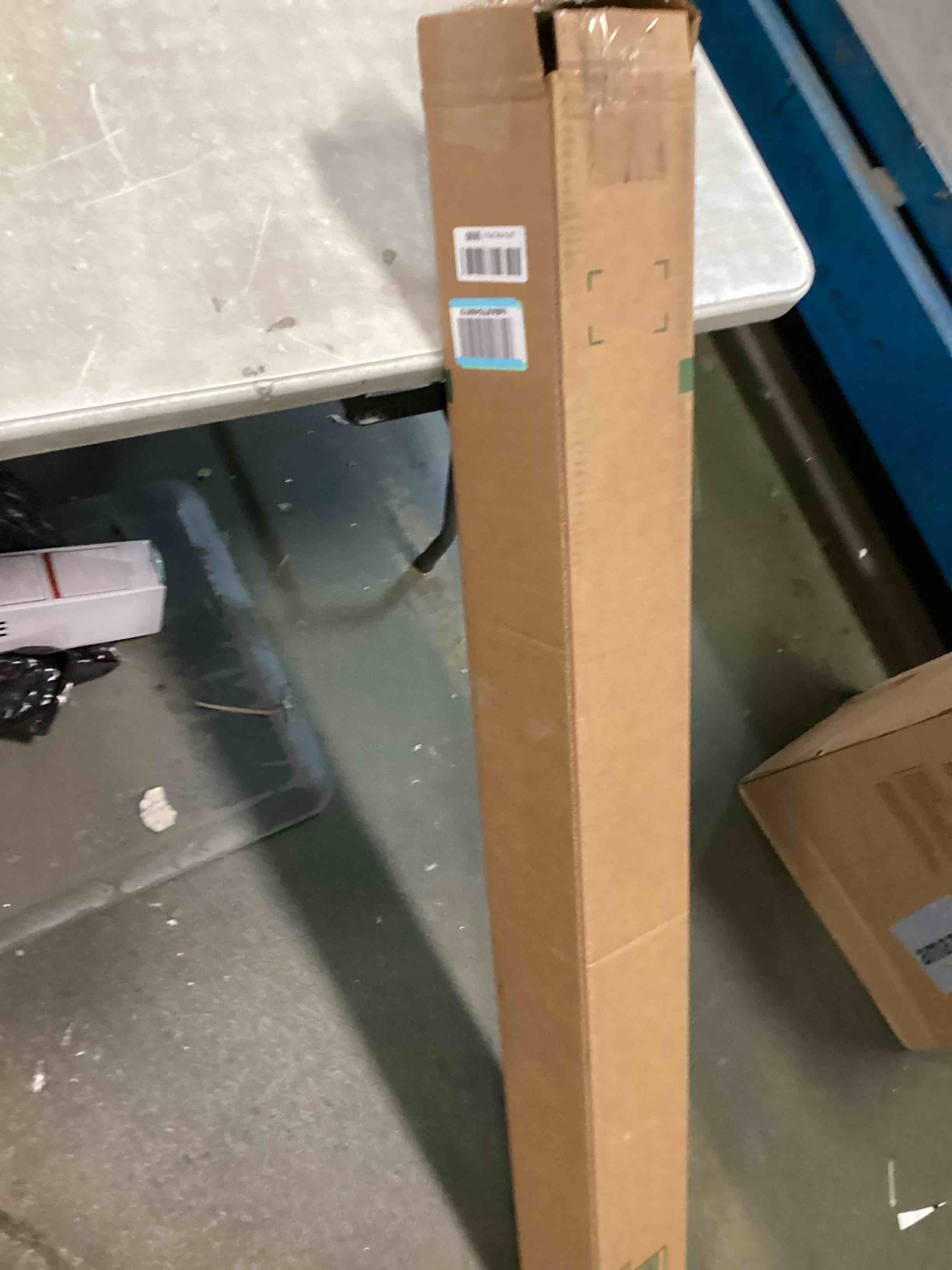 https://s3.amazonaws.com/lotting-images-prod/bidfta/PPE2123305_1736519487746.jpeg