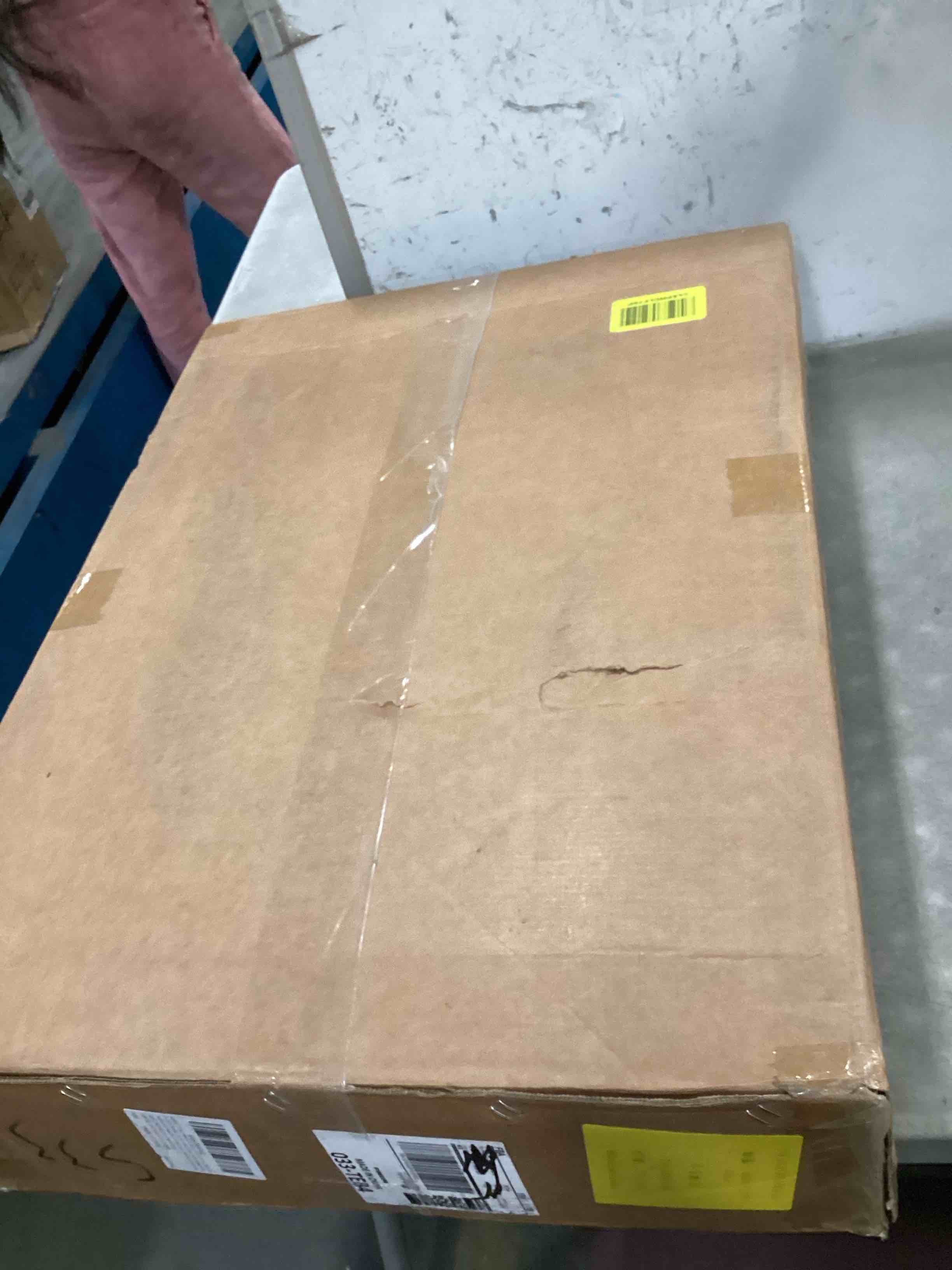 https://s3.amazonaws.com/lotting-images-prod/bidfta/PPE2123454_1736769933985.jpeg
