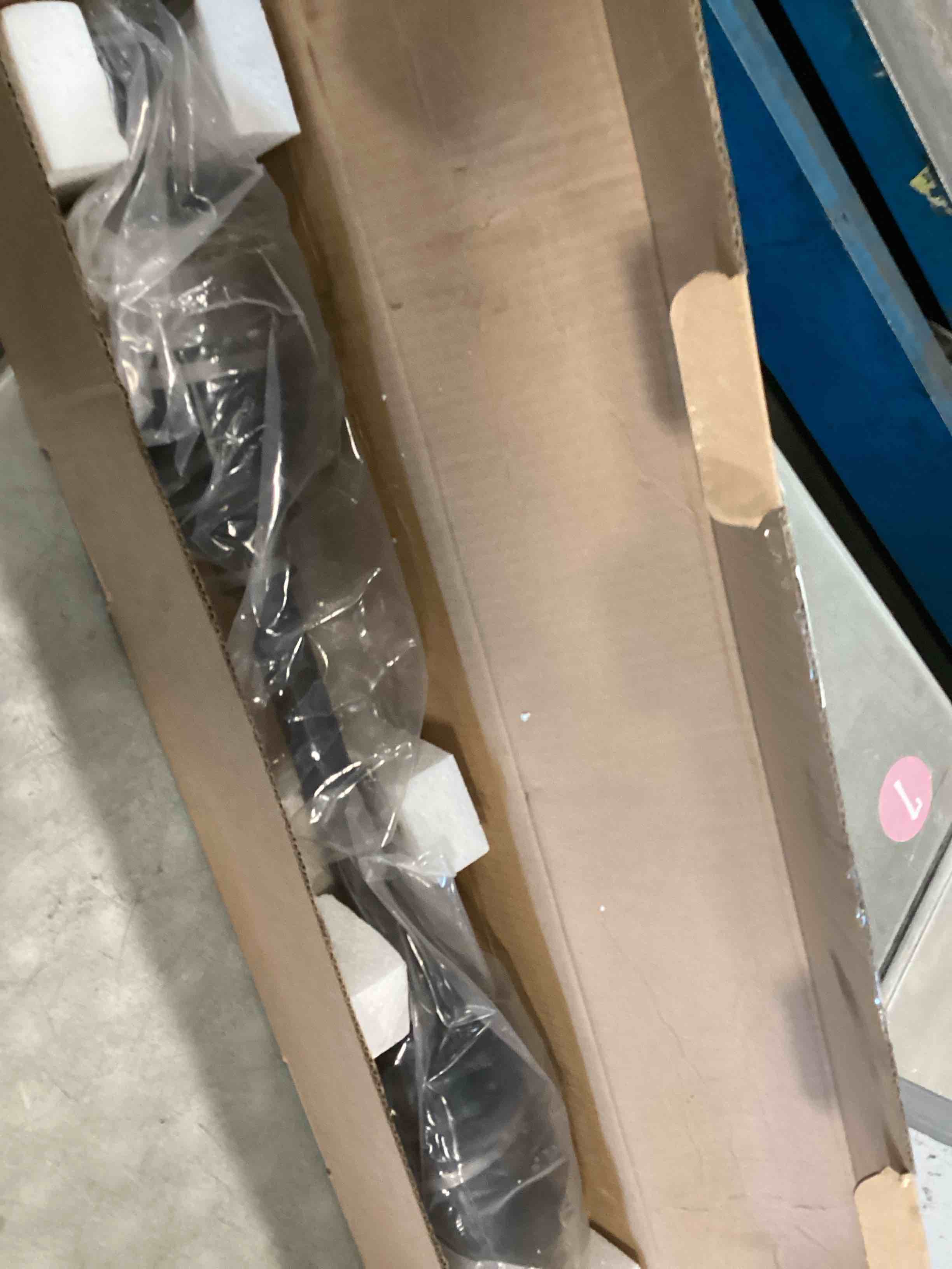 https://s3.amazonaws.com/lotting-images-prod/bidfta/PPE2123536_1736780039074.jpeg