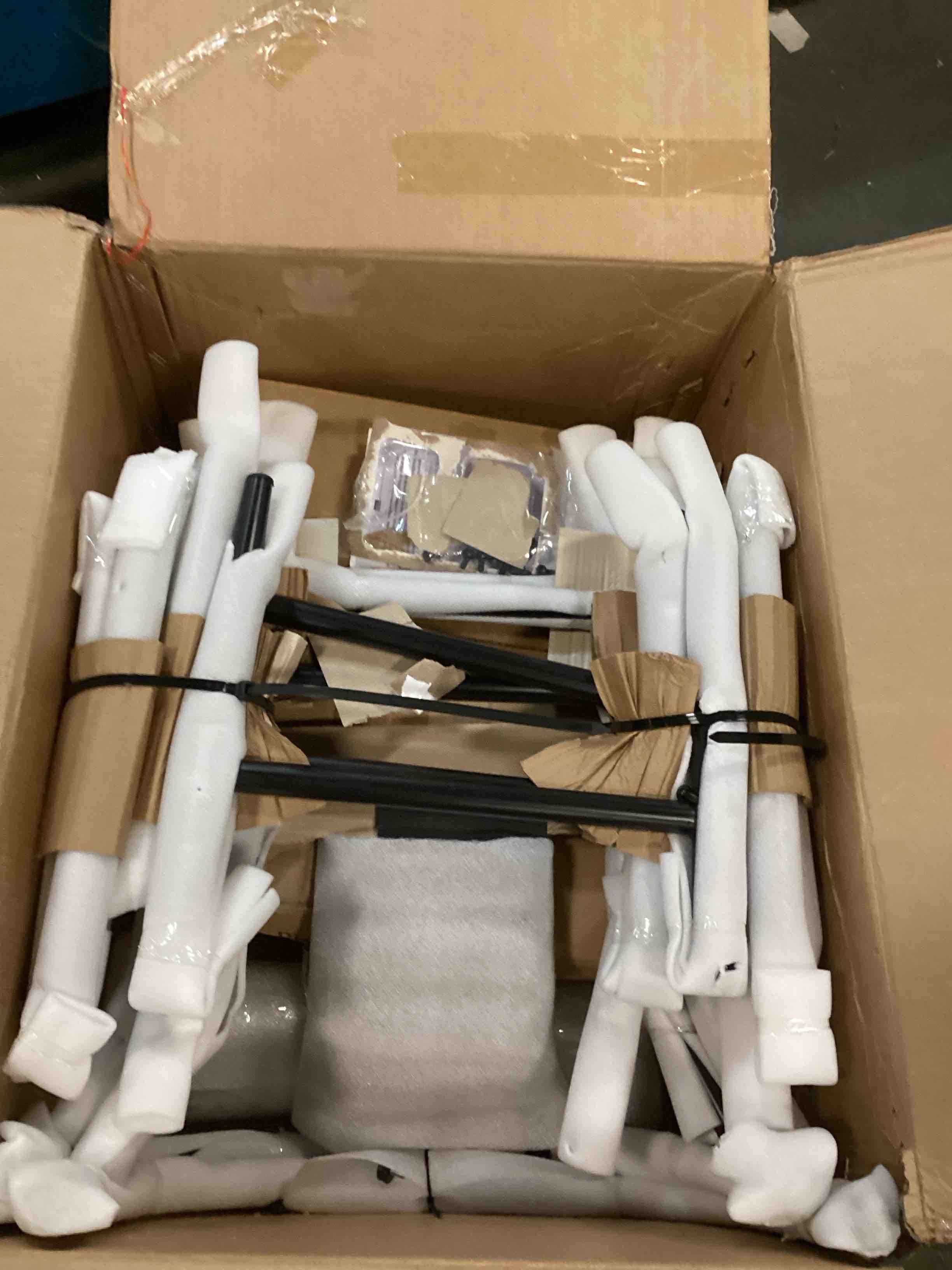 https://s3.amazonaws.com/lotting-images-prod/bidfta/PPE2123903_1736882513930.jpeg