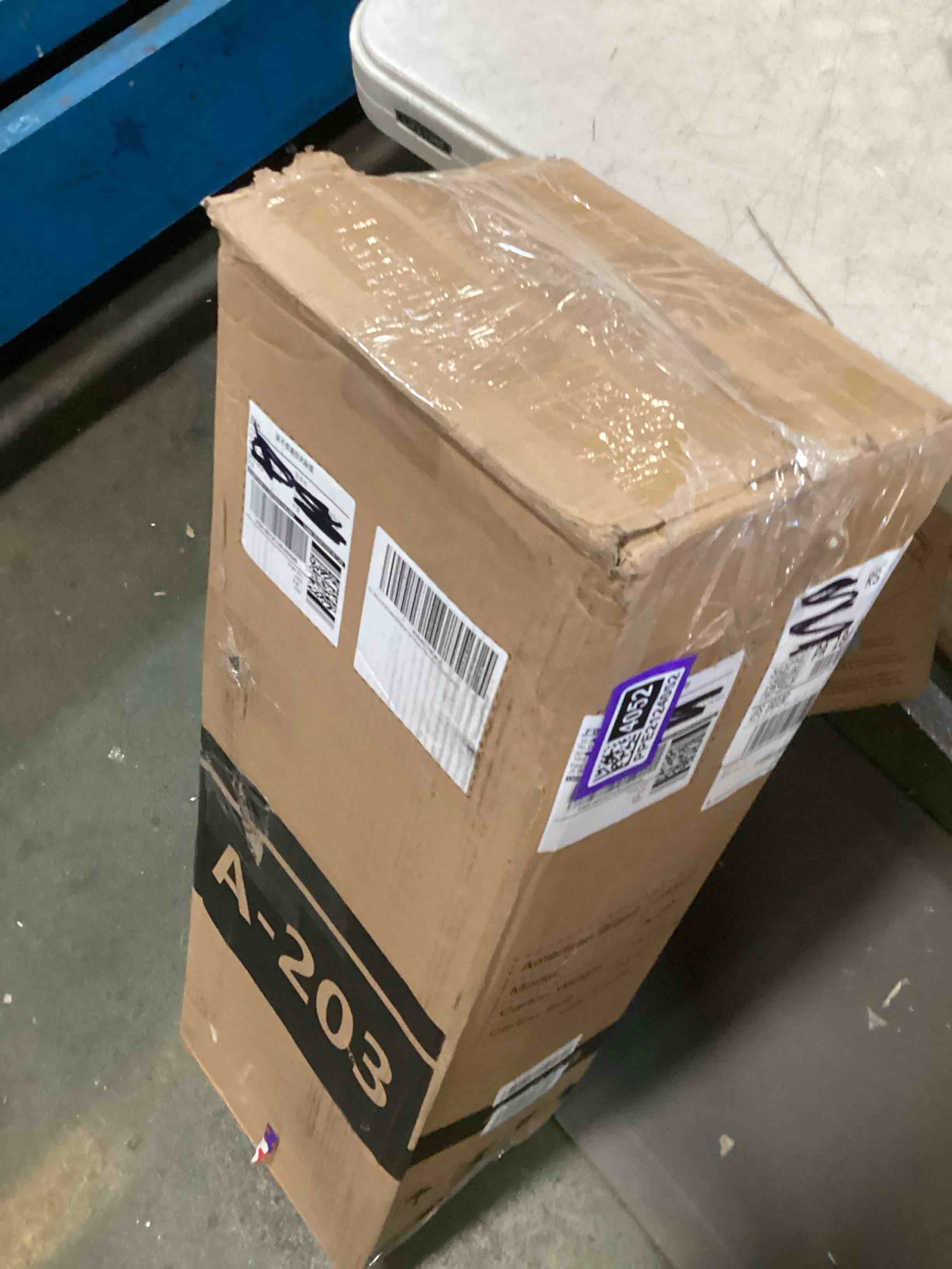 https://s3.amazonaws.com/lotting-images-prod/bidfta/PPE2124052_1736954560865.jpeg