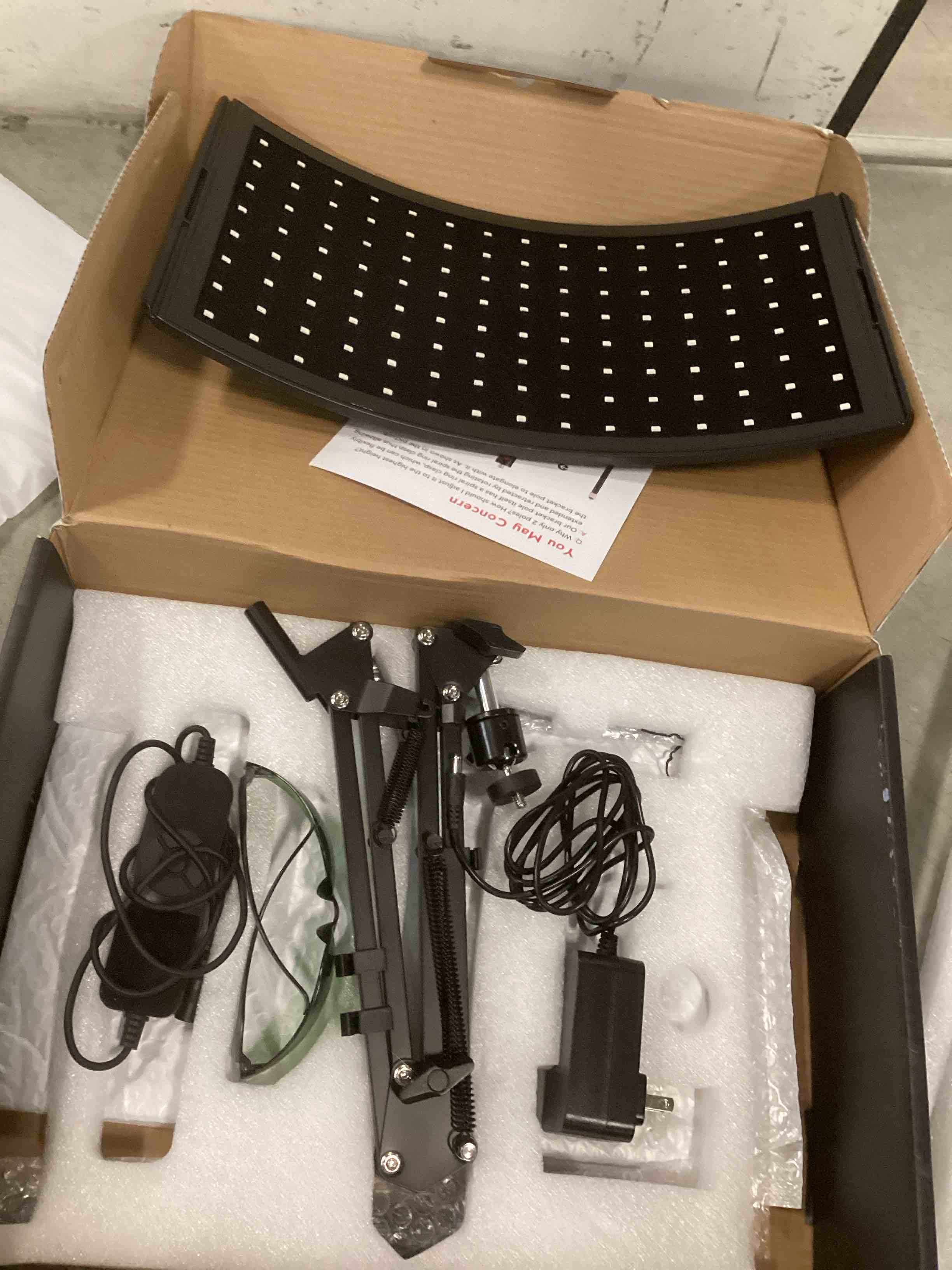 https://s3.amazonaws.com/lotting-images-prod/bidfta/PPE2124354_1737043609365.jpeg