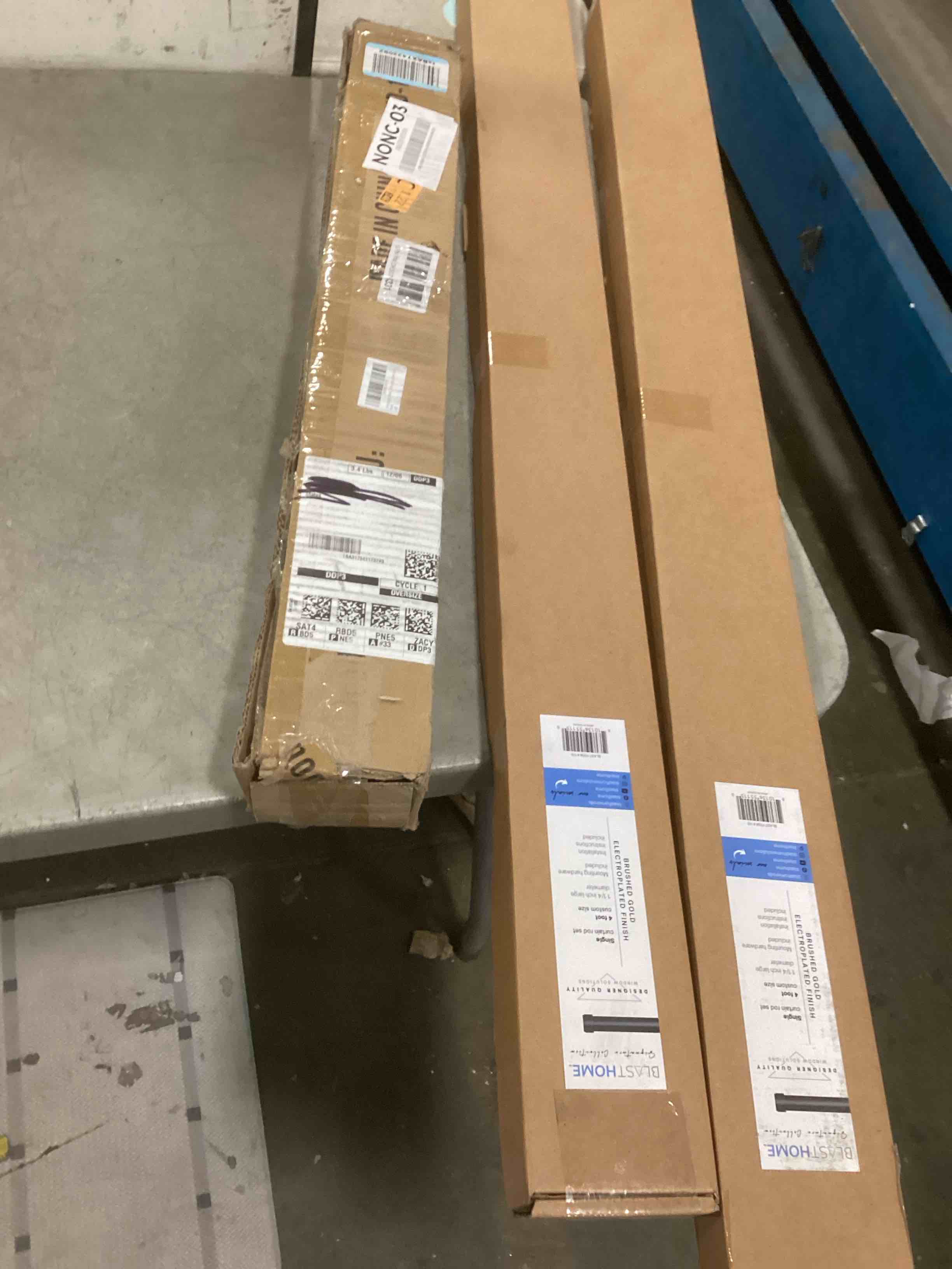https://s3.amazonaws.com/lotting-images-prod/bidfta/PPE2124528_1737061491369.jpeg