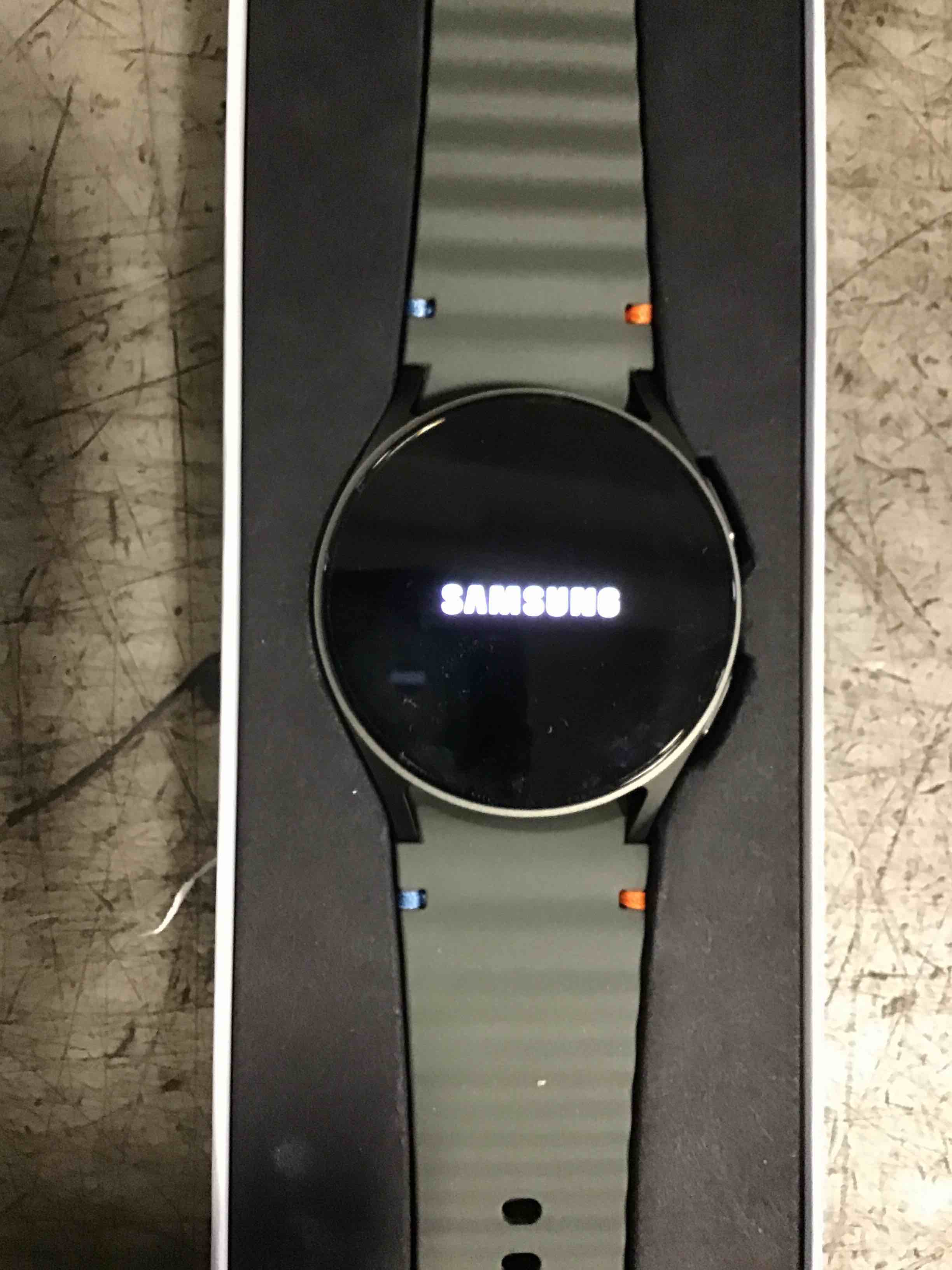 https://s3.amazonaws.com/lotting-images-prod/bidfta/PPE2124818_1737479719915.jpeg