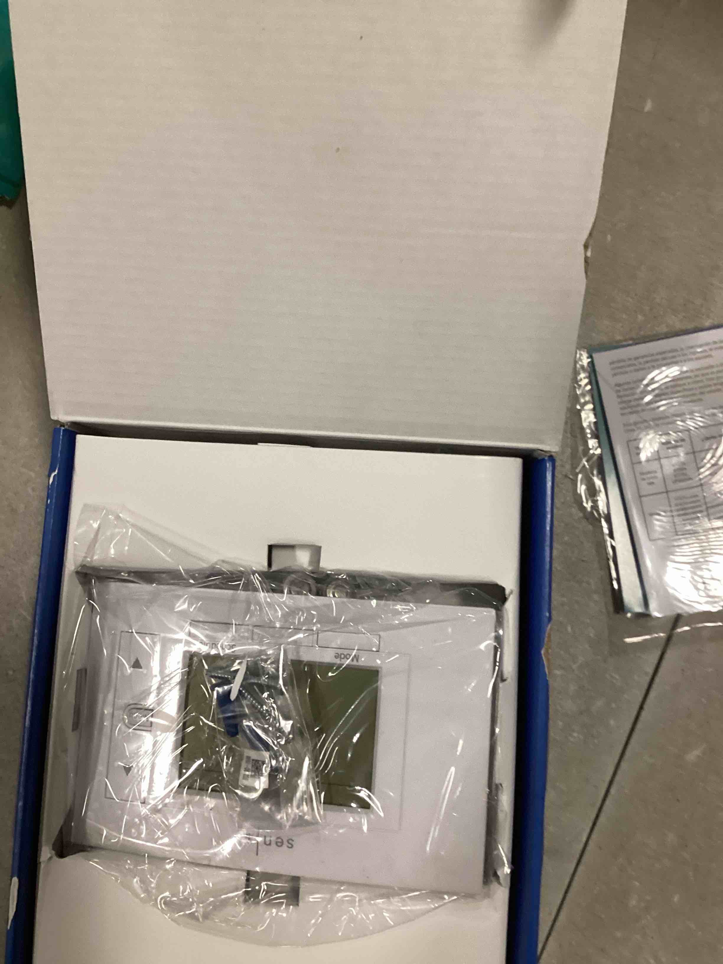 https://s3.amazonaws.com/lotting-images-prod/bidfta/PPE2124847_1737379073779.jpeg