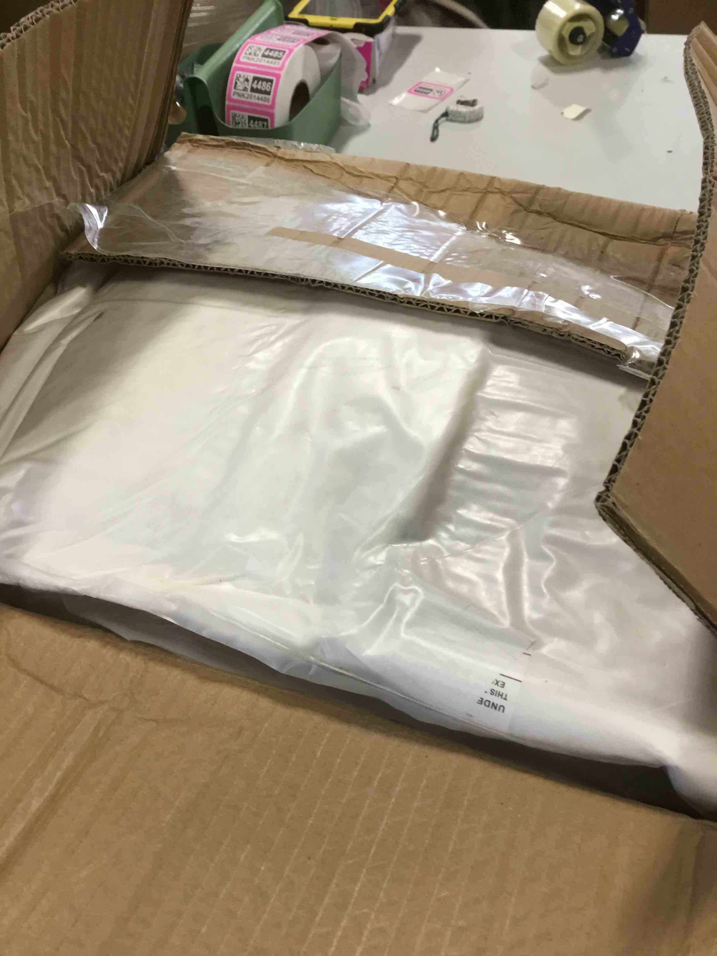 https://s3.amazonaws.com/lotting-images-prod/bidfta/PPE2126295_1735826604846.jpeg