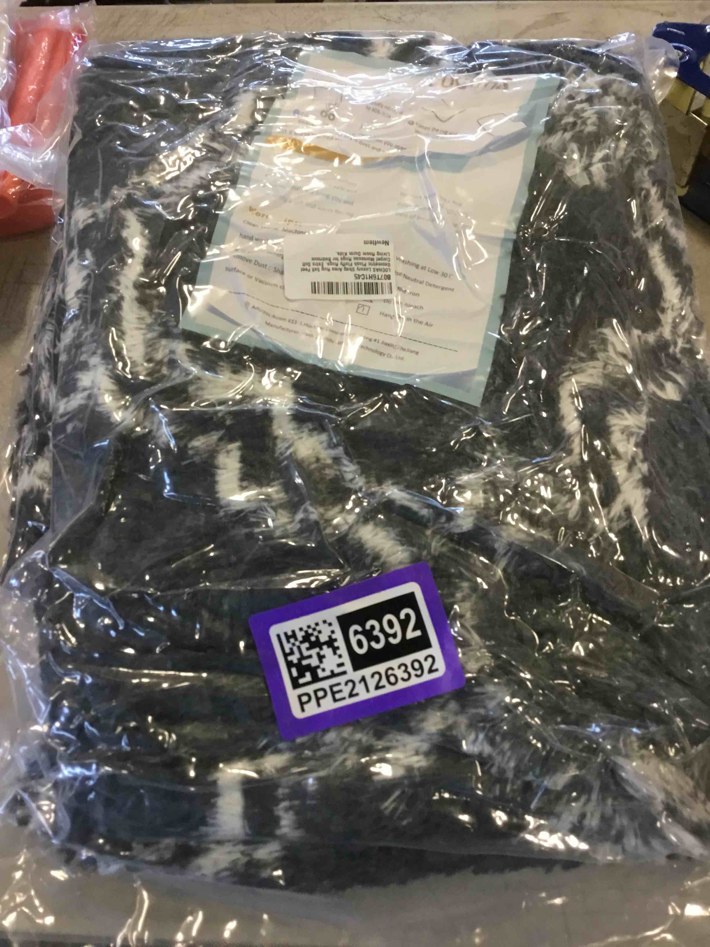 https://s3.amazonaws.com/lotting-images-prod/bidfta/PPE2126392_1735842077864.jpeg