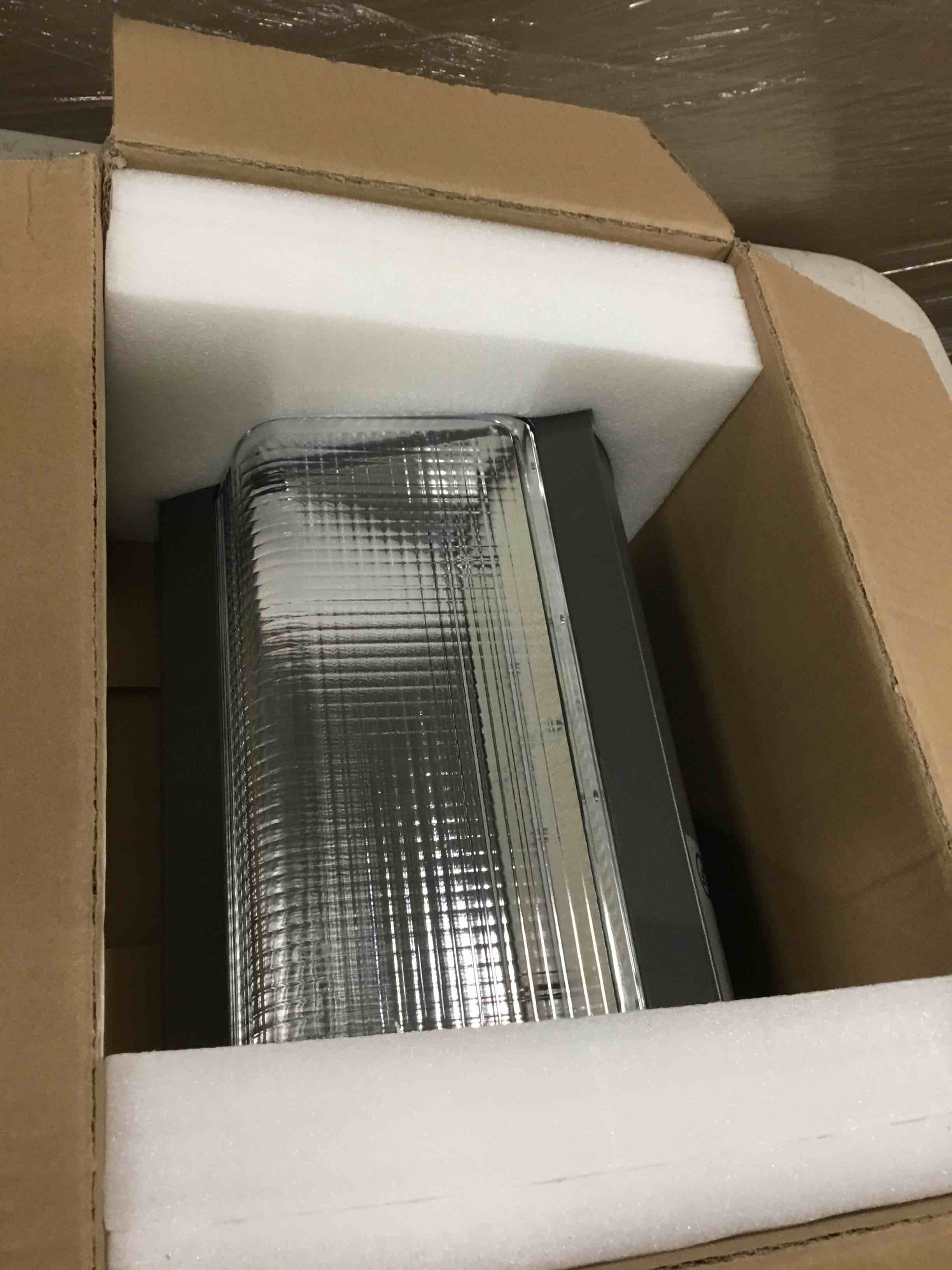 https://s3.amazonaws.com/lotting-images-prod/bidfta/PPE2126670_1735994328114.jpeg