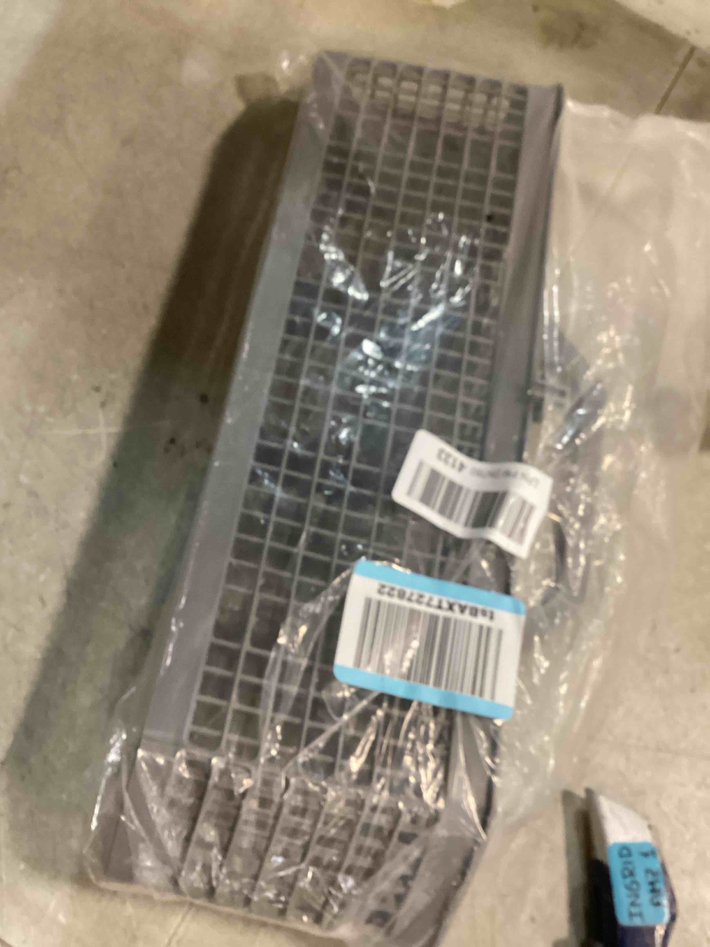 https://s3.amazonaws.com/lotting-images-prod/bidfta/PPE2128065_1741097601114.jpeg