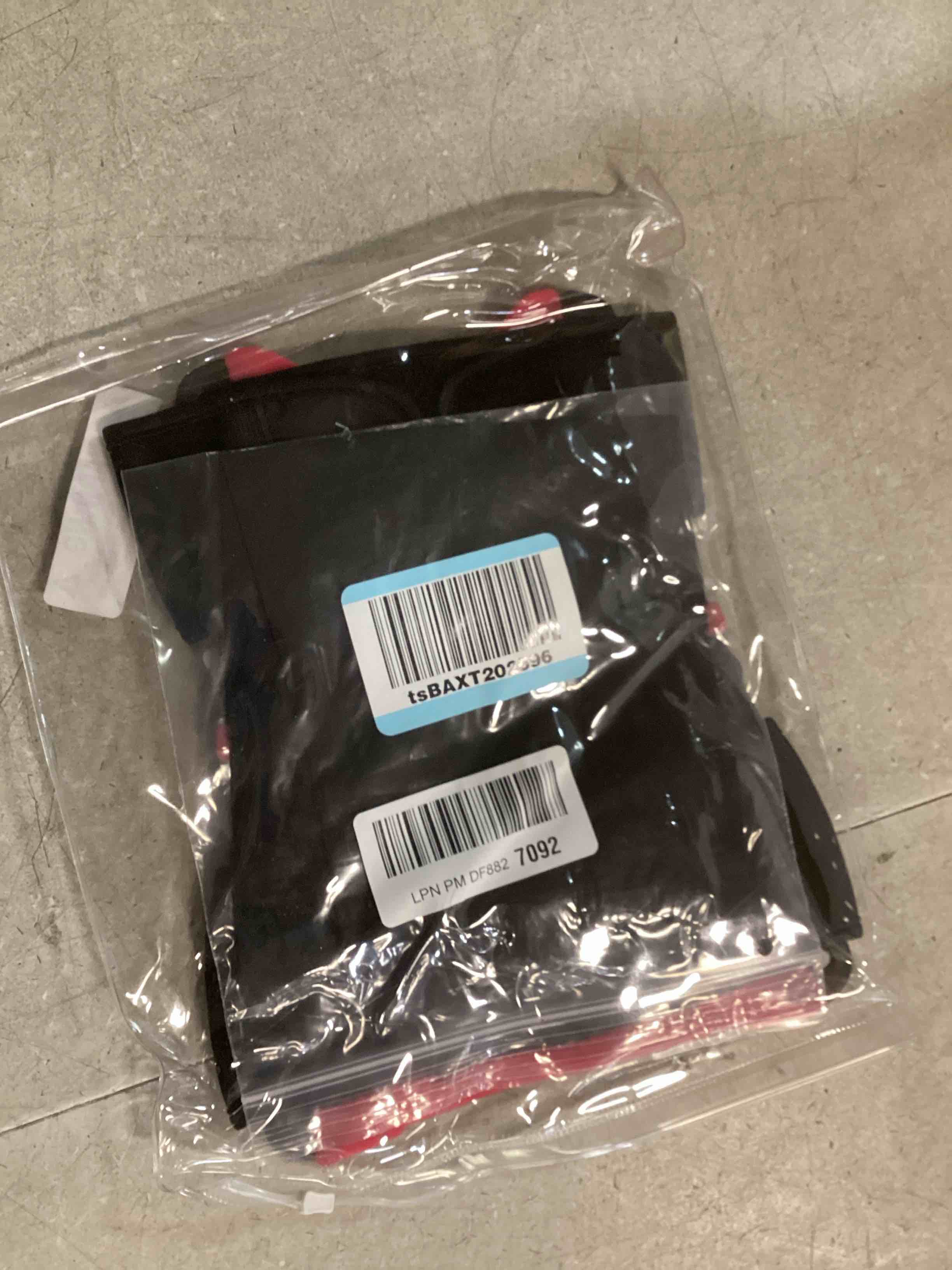 https://s3.amazonaws.com/lotting-images-prod/bidfta/PPE2128182_1741109061965.jpeg