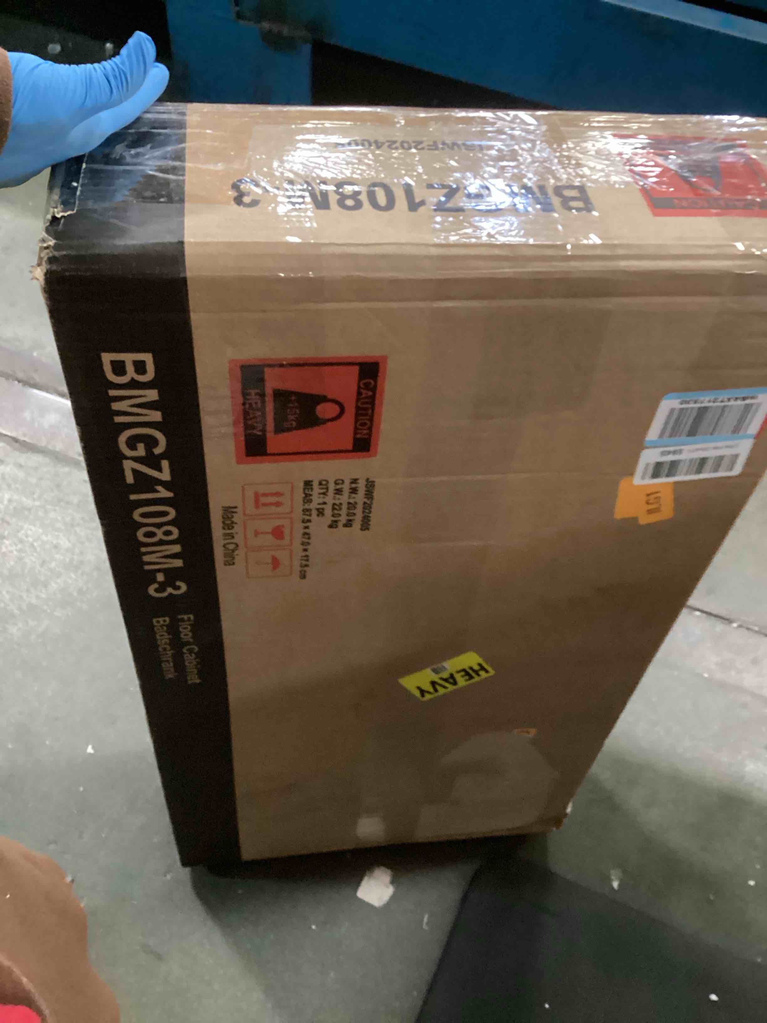 https://s3.amazonaws.com/lotting-images-prod/bidfta/PPE2128257_1741181125066.jpeg