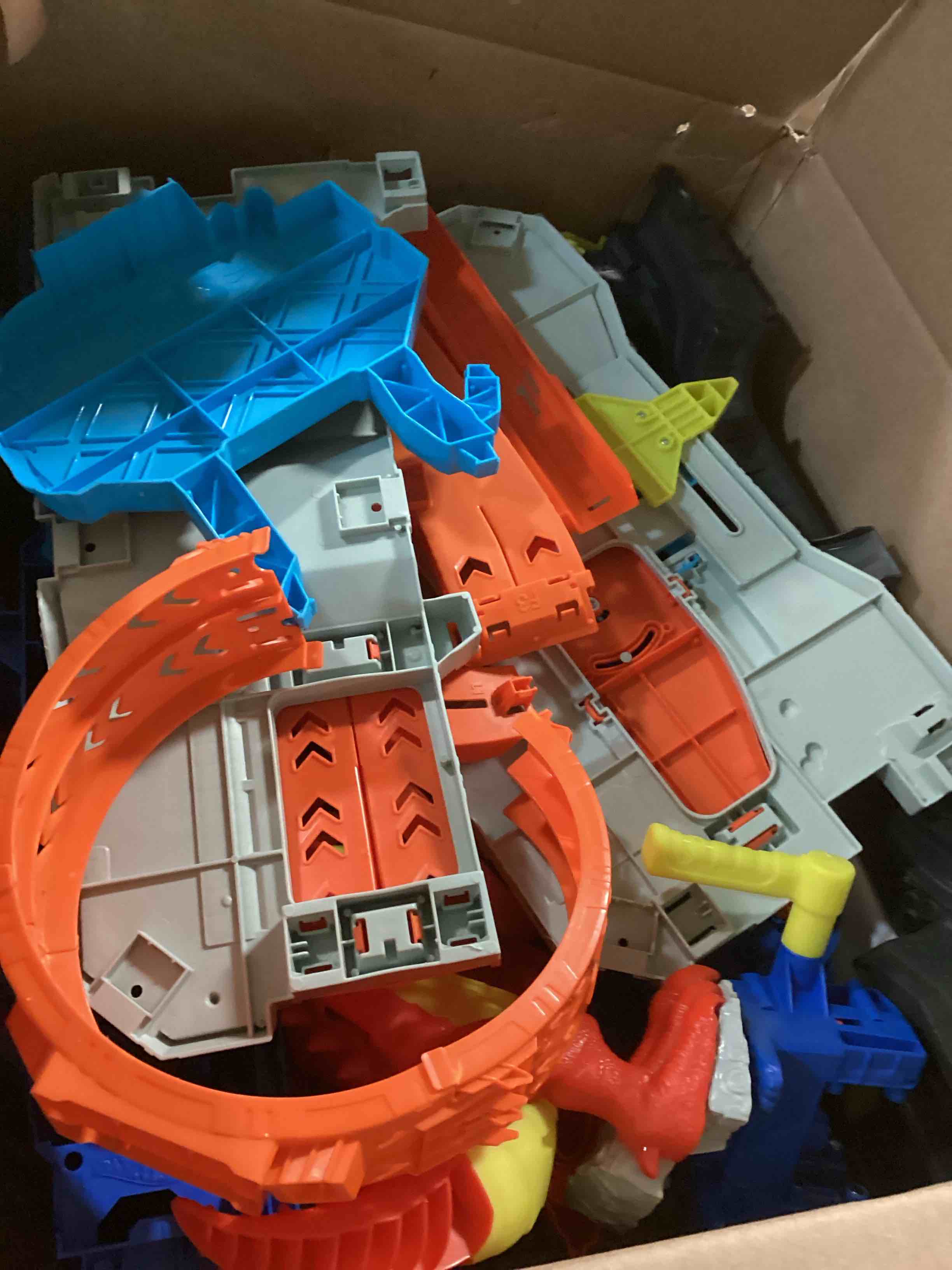 https://s3.amazonaws.com/lotting-images-prod/bidfta/PPE2128340_1741190245779.jpeg