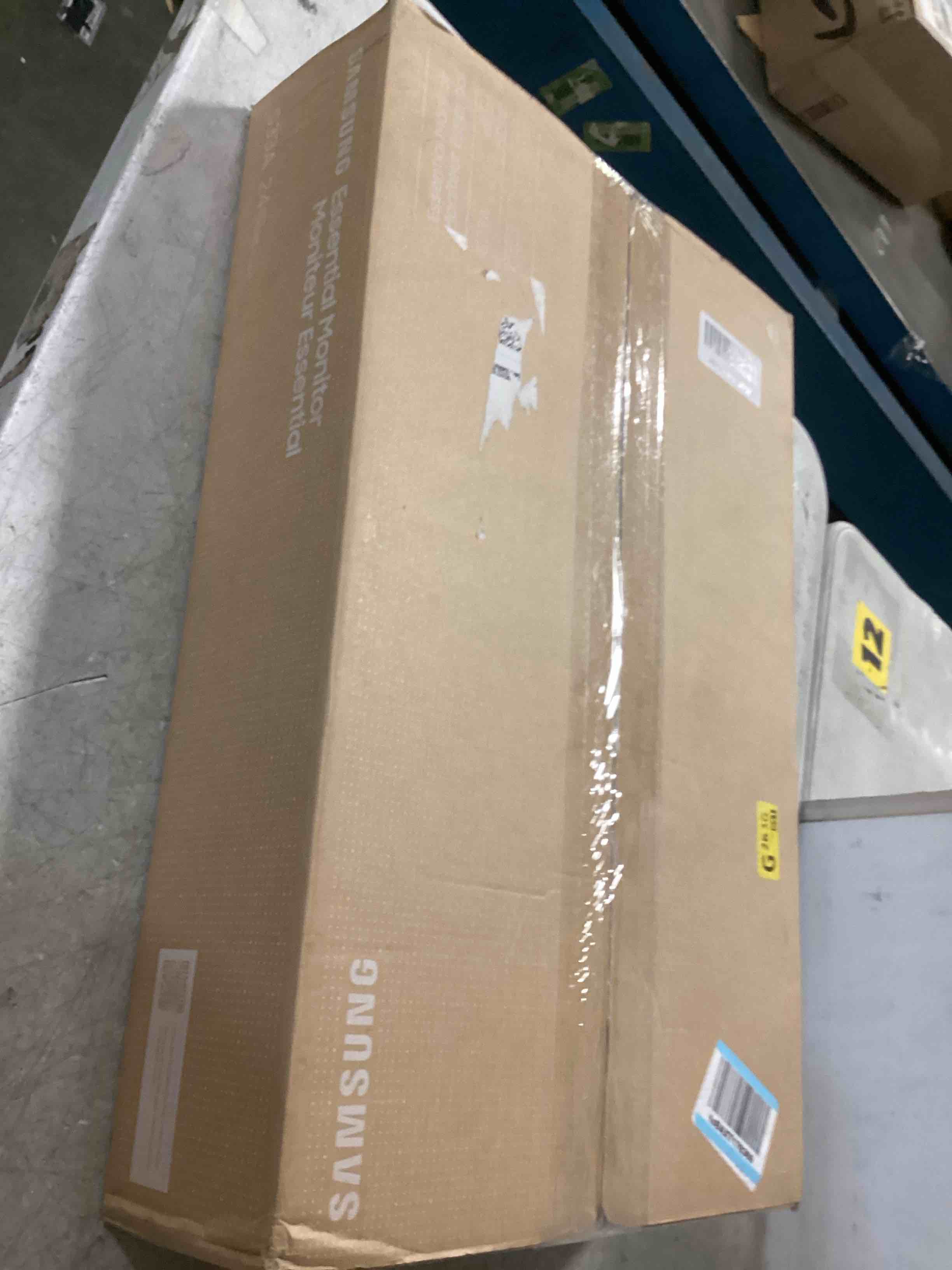 https://s3.amazonaws.com/lotting-images-prod/bidfta/PPE2128427_1741200766806.jpeg