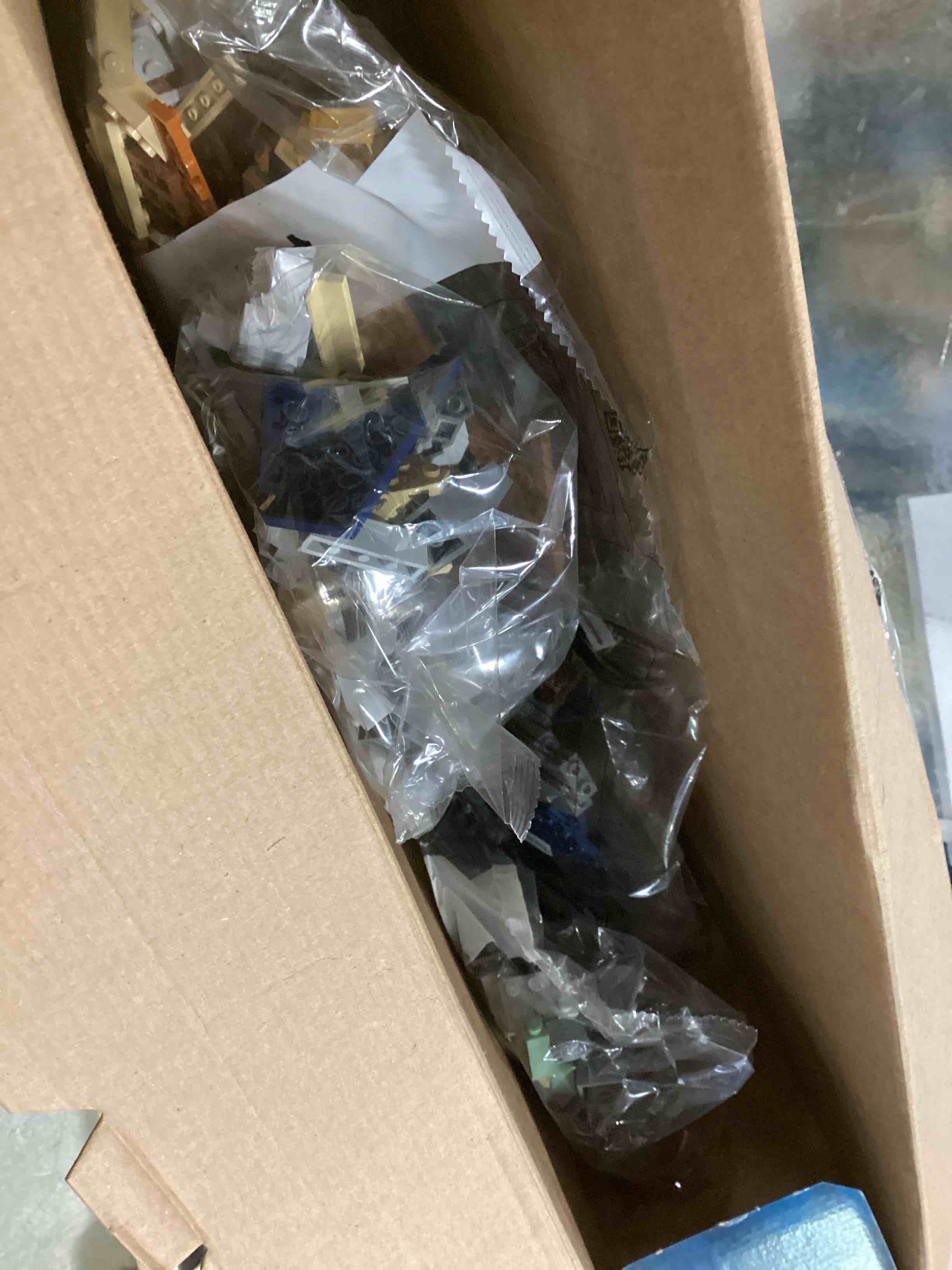 https://s3.amazonaws.com/lotting-images-prod/bidfta/PPE2128507_1741270256831.jpeg