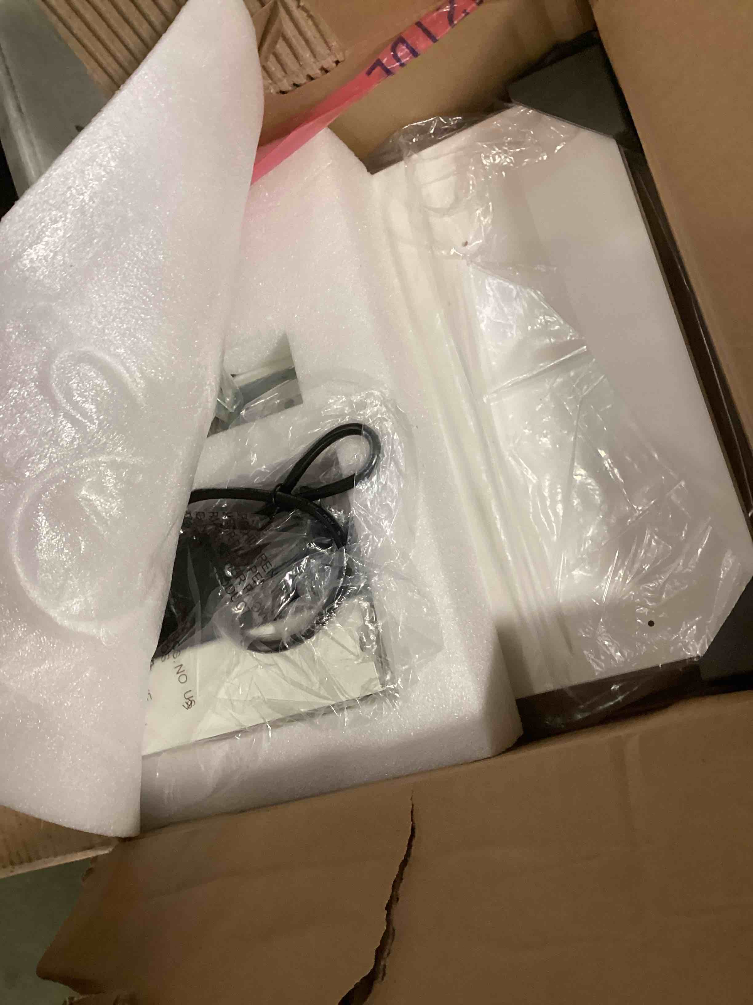 https://s3.amazonaws.com/lotting-images-prod/bidfta/PPE2128559_1741277011754.jpeg