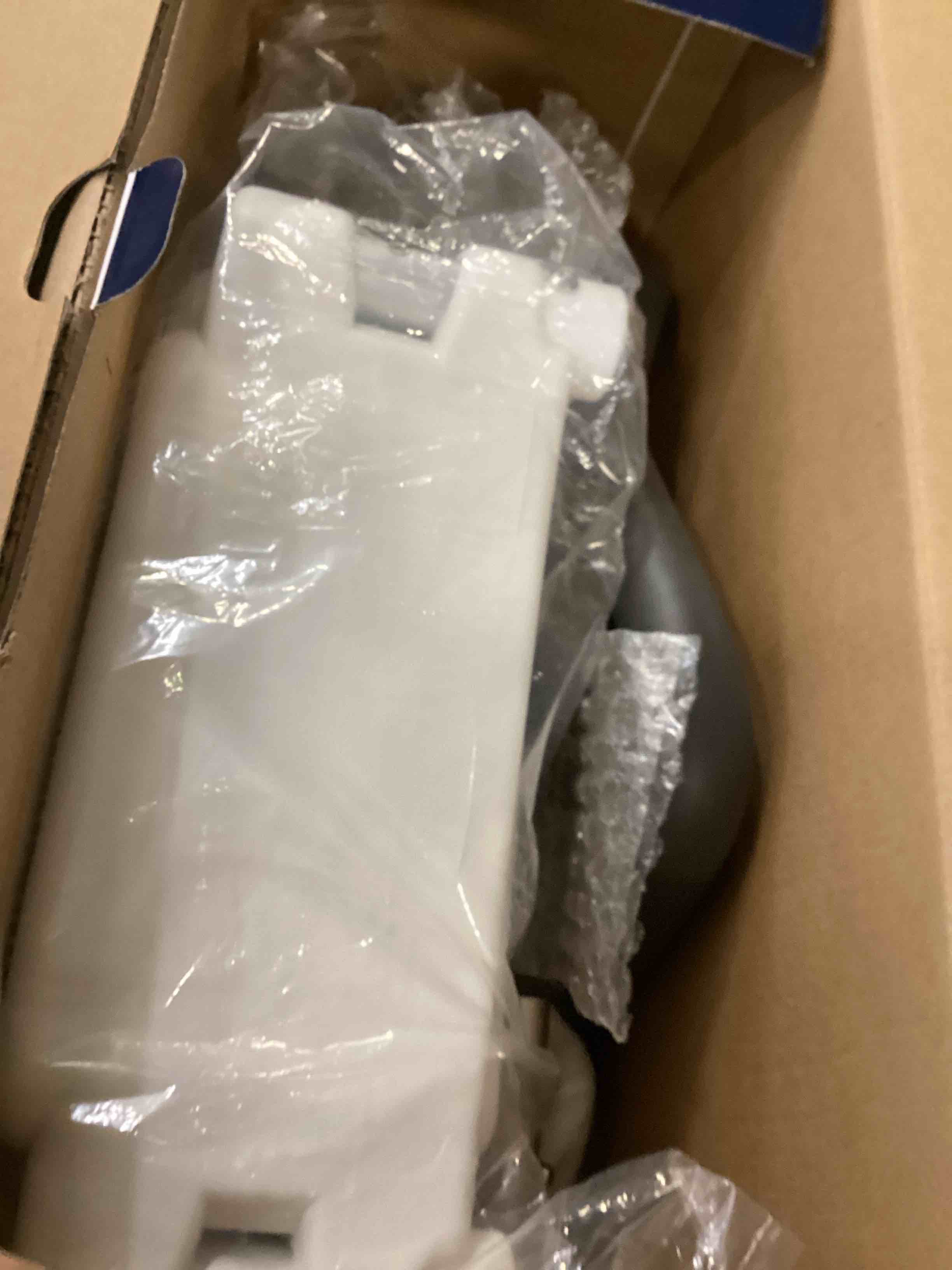 https://s3.amazonaws.com/lotting-images-prod/bidfta/PPE2128784_1741617952382.jpeg