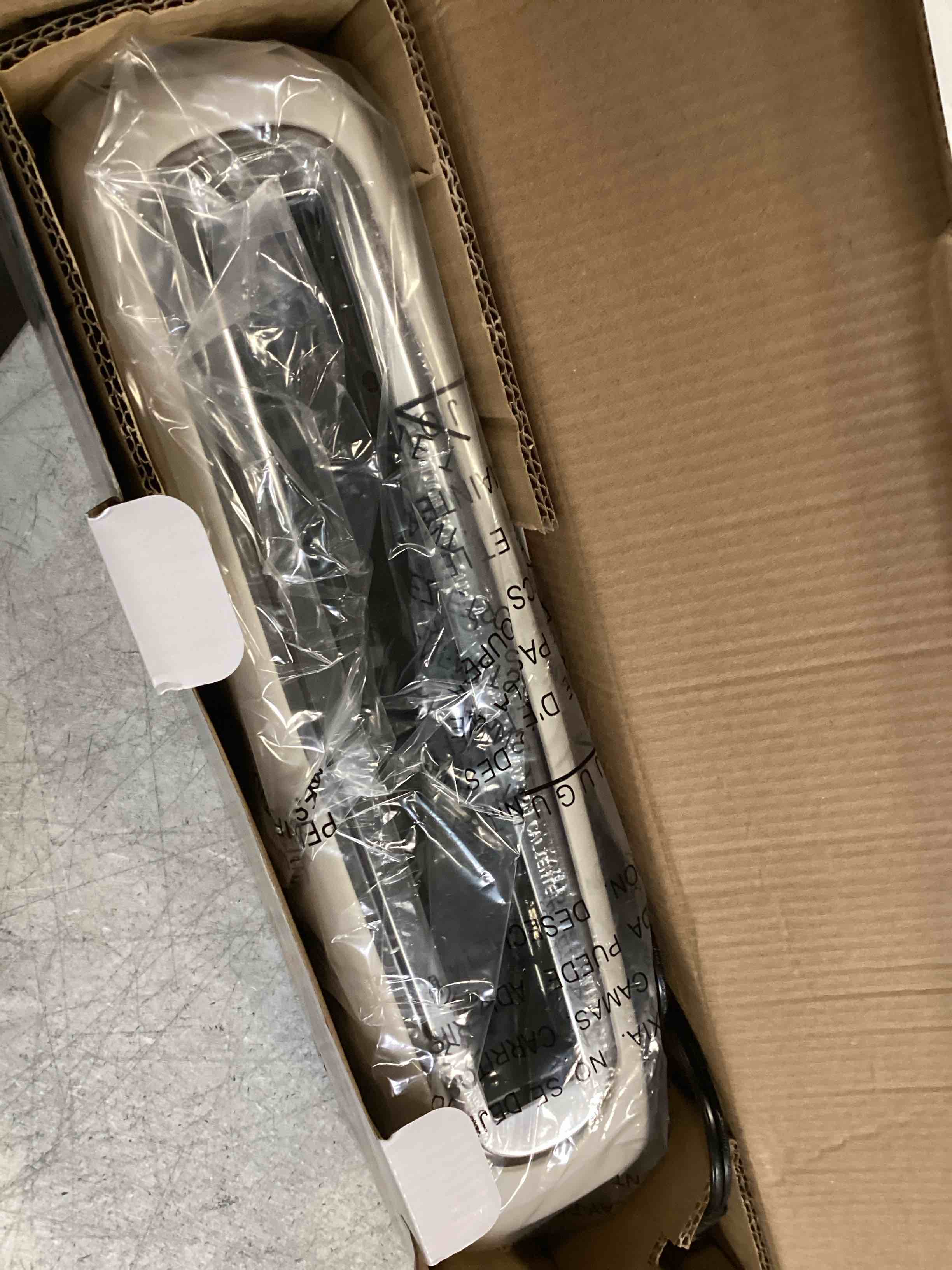 https://s3.amazonaws.com/lotting-images-prod/bidfta/PPE2129040_1741708741016.jpeg