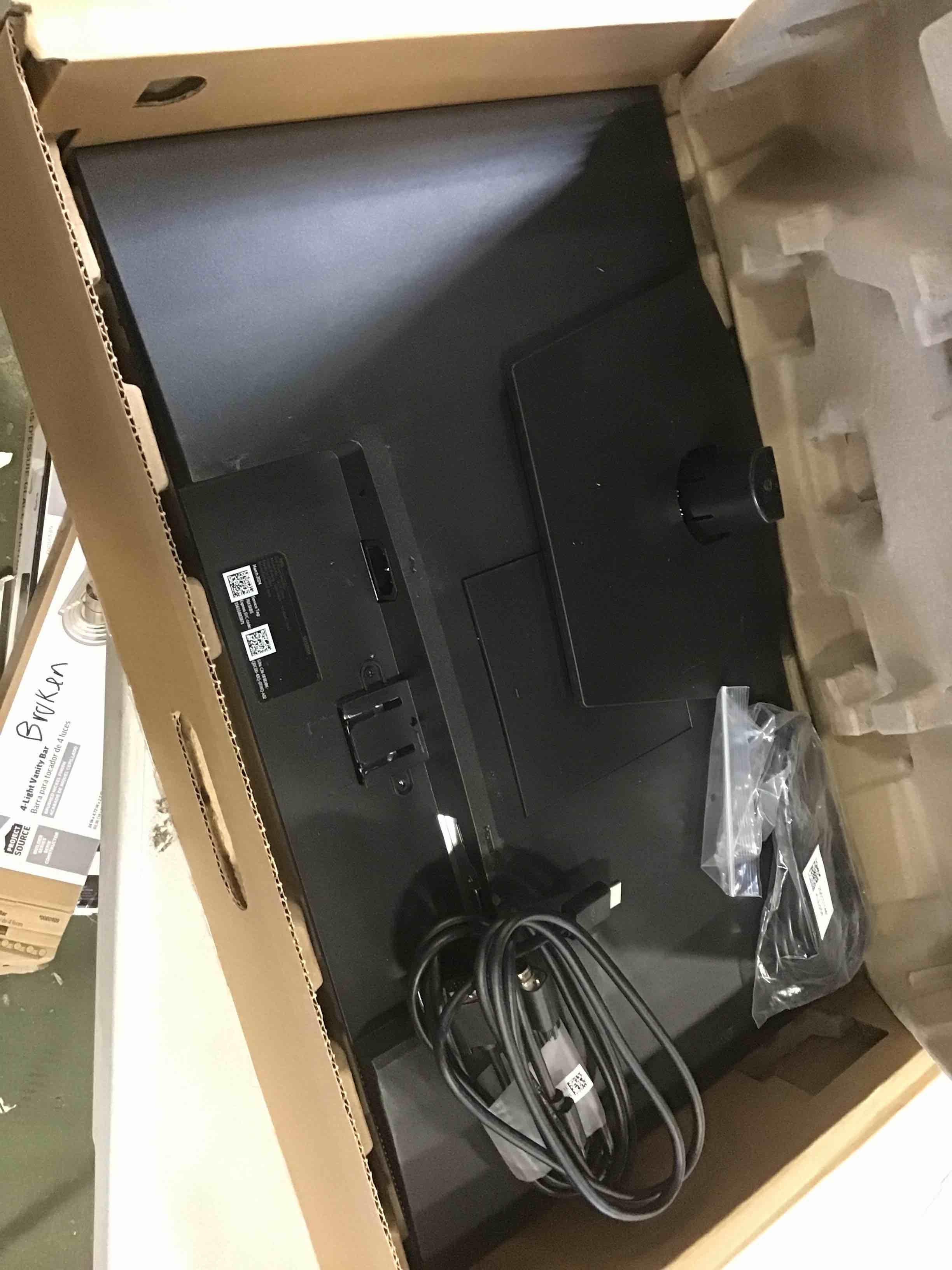 https://s3.amazonaws.com/lotting-images-prod/bidfta/PPE2129900_1742225349439.jpeg