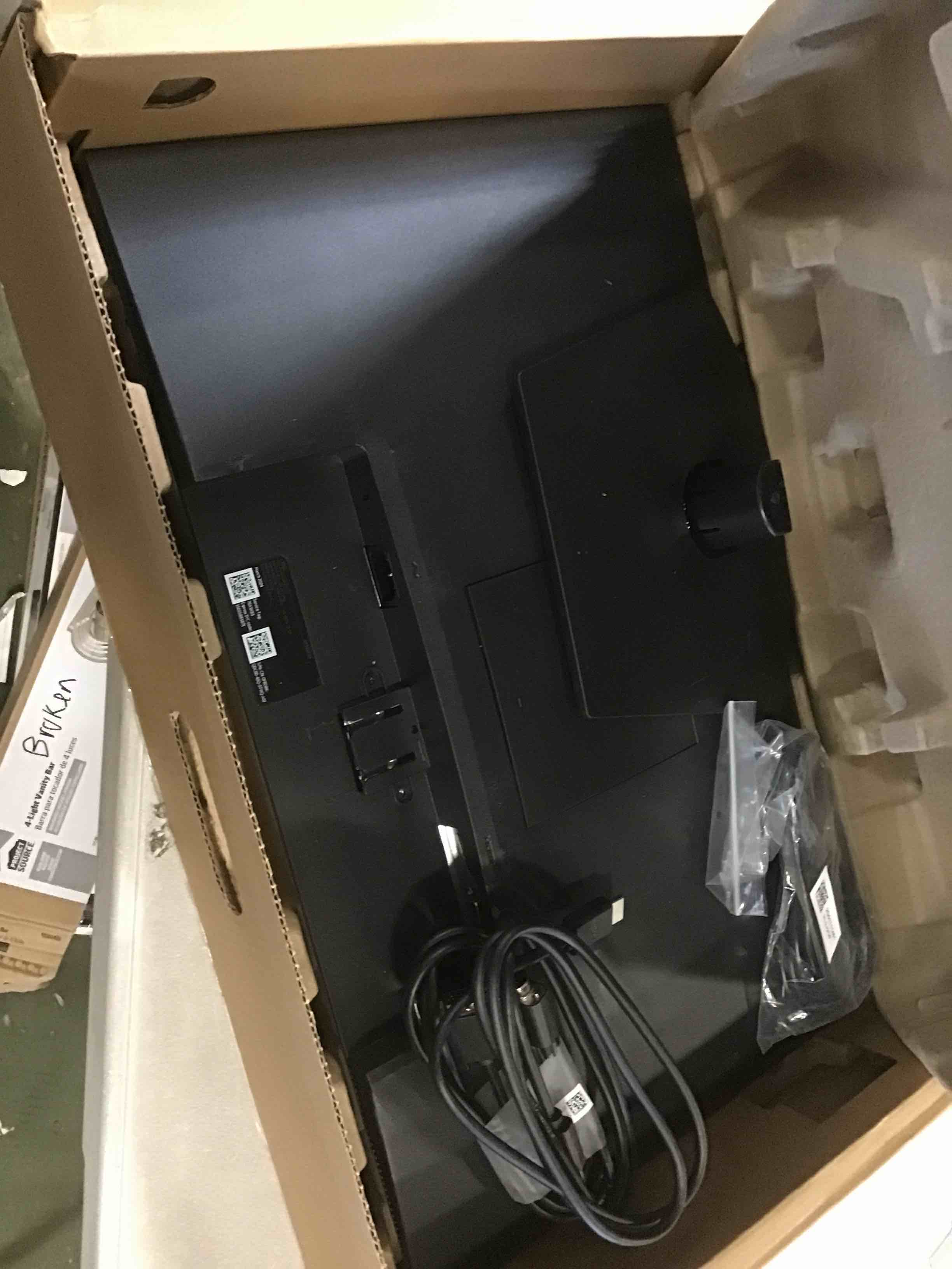 https://s3.amazonaws.com/lotting-images-prod/bidfta/PPE2129900_1742225350743.jpeg
