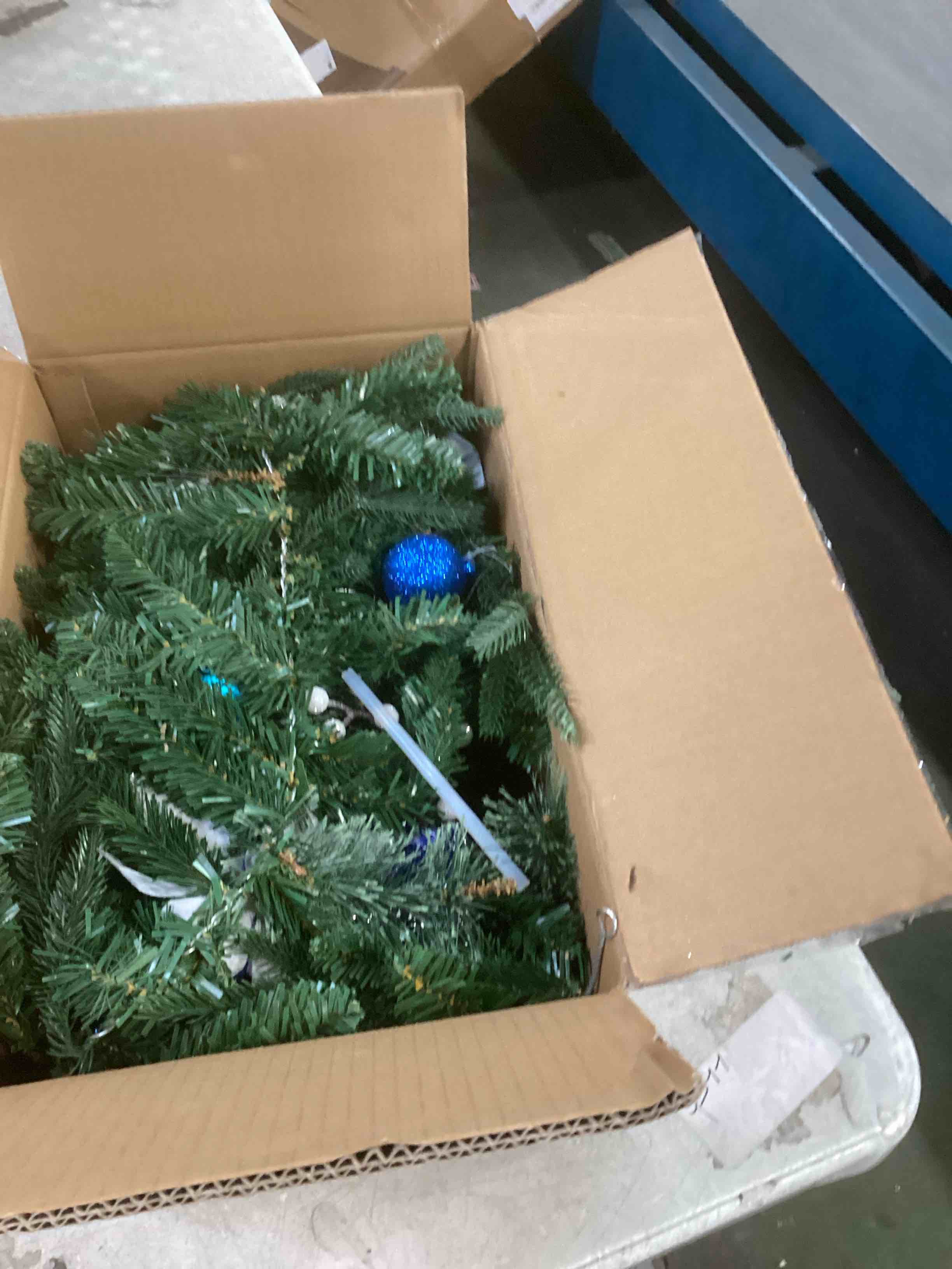 https://s3.amazonaws.com/lotting-images-prod/bidfta/PPE2131206_1741357665619.jpeg