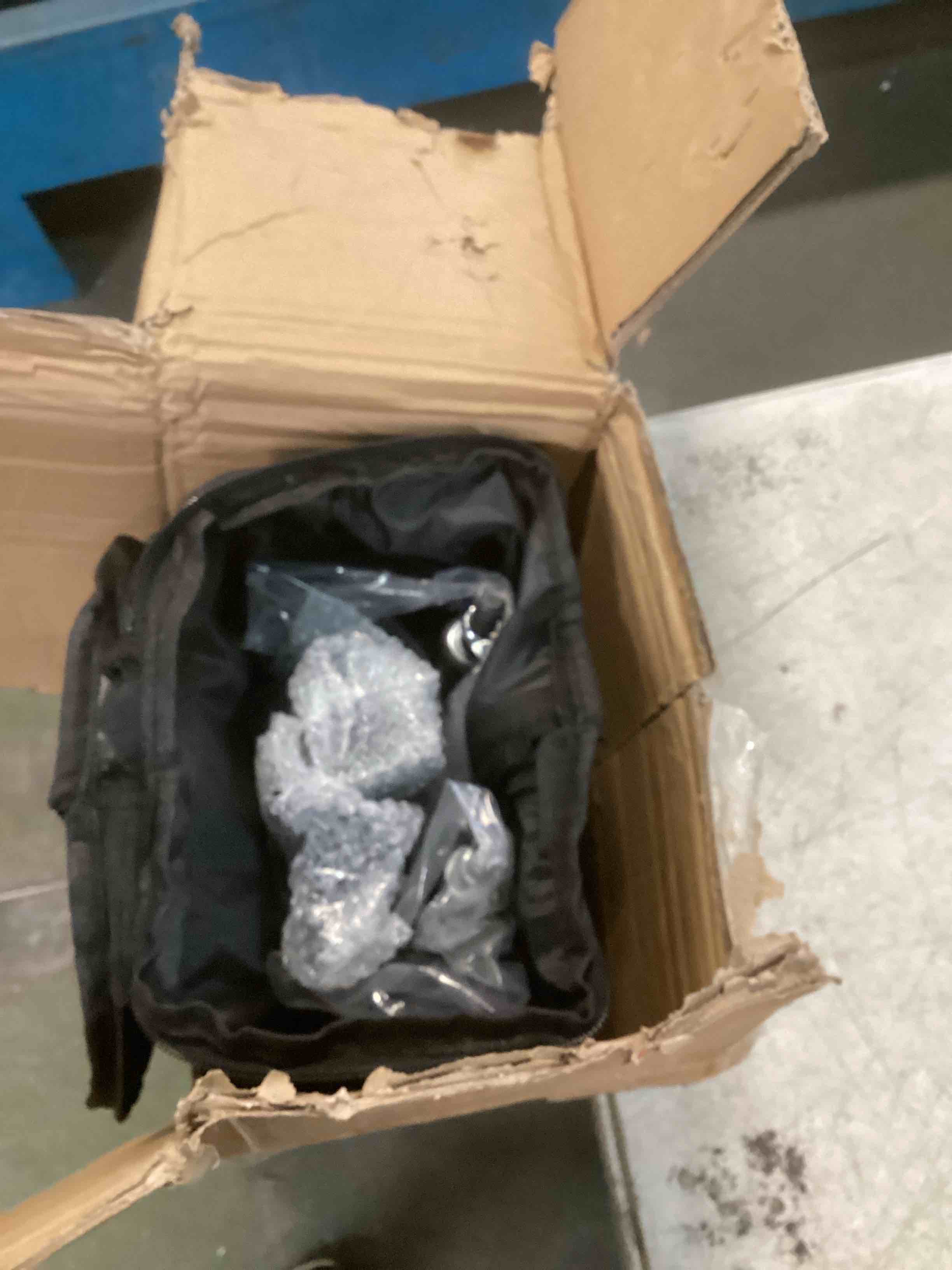 https://s3.amazonaws.com/lotting-images-prod/bidfta/PPE2131625_1741632612404.jpeg