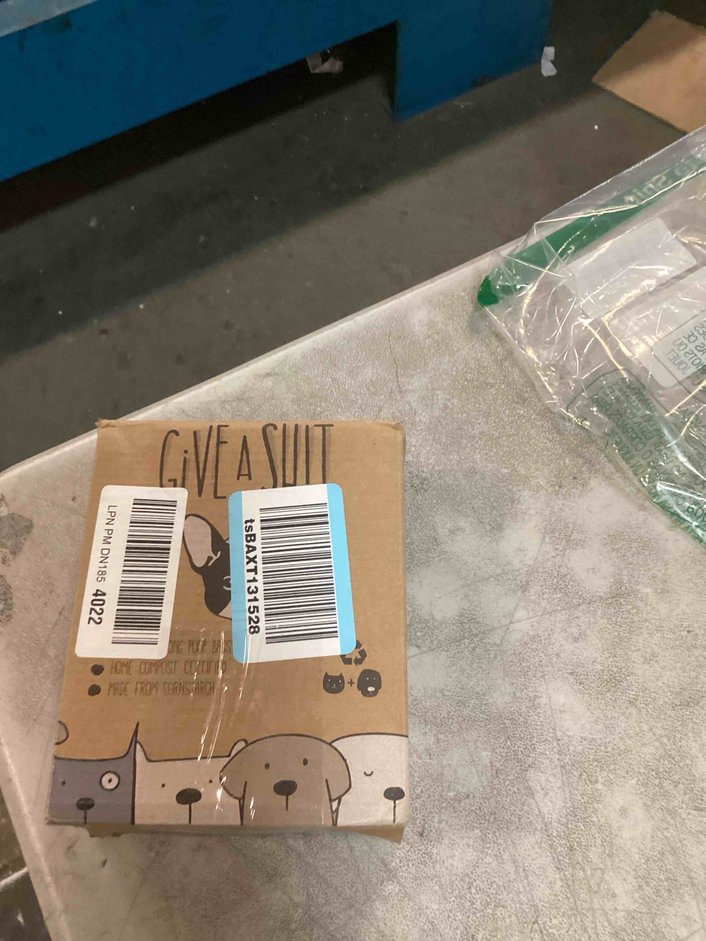 https://s3.amazonaws.com/lotting-images-prod/bidfta/PPE2132138_1741809585158.jpeg