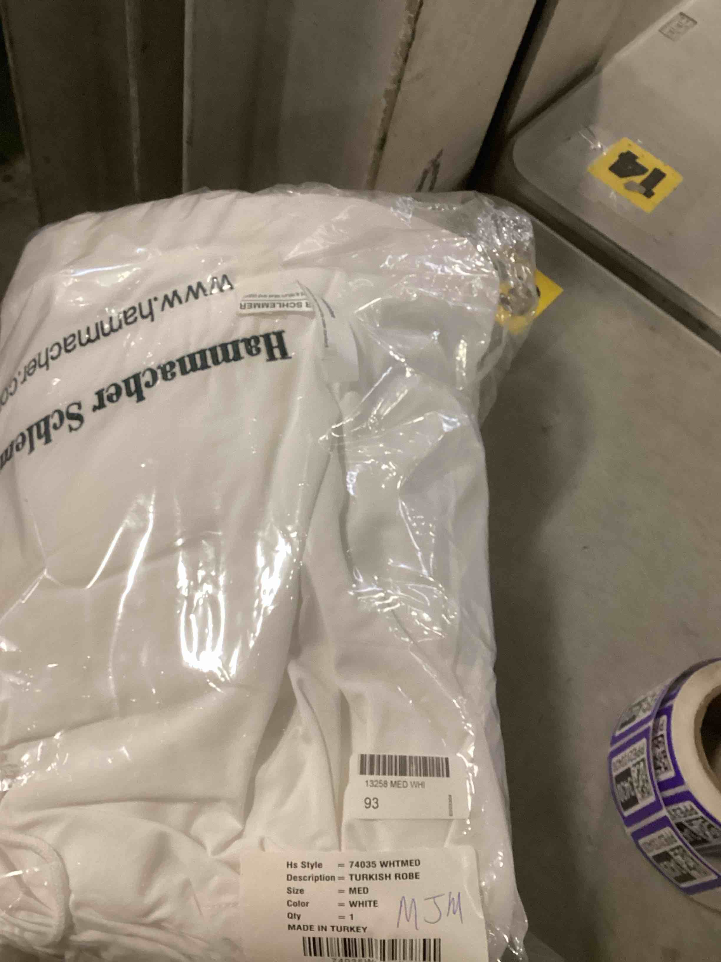 https://s3.amazonaws.com/lotting-images-prod/bidfta/PPE2133429_1742499102687.jpeg