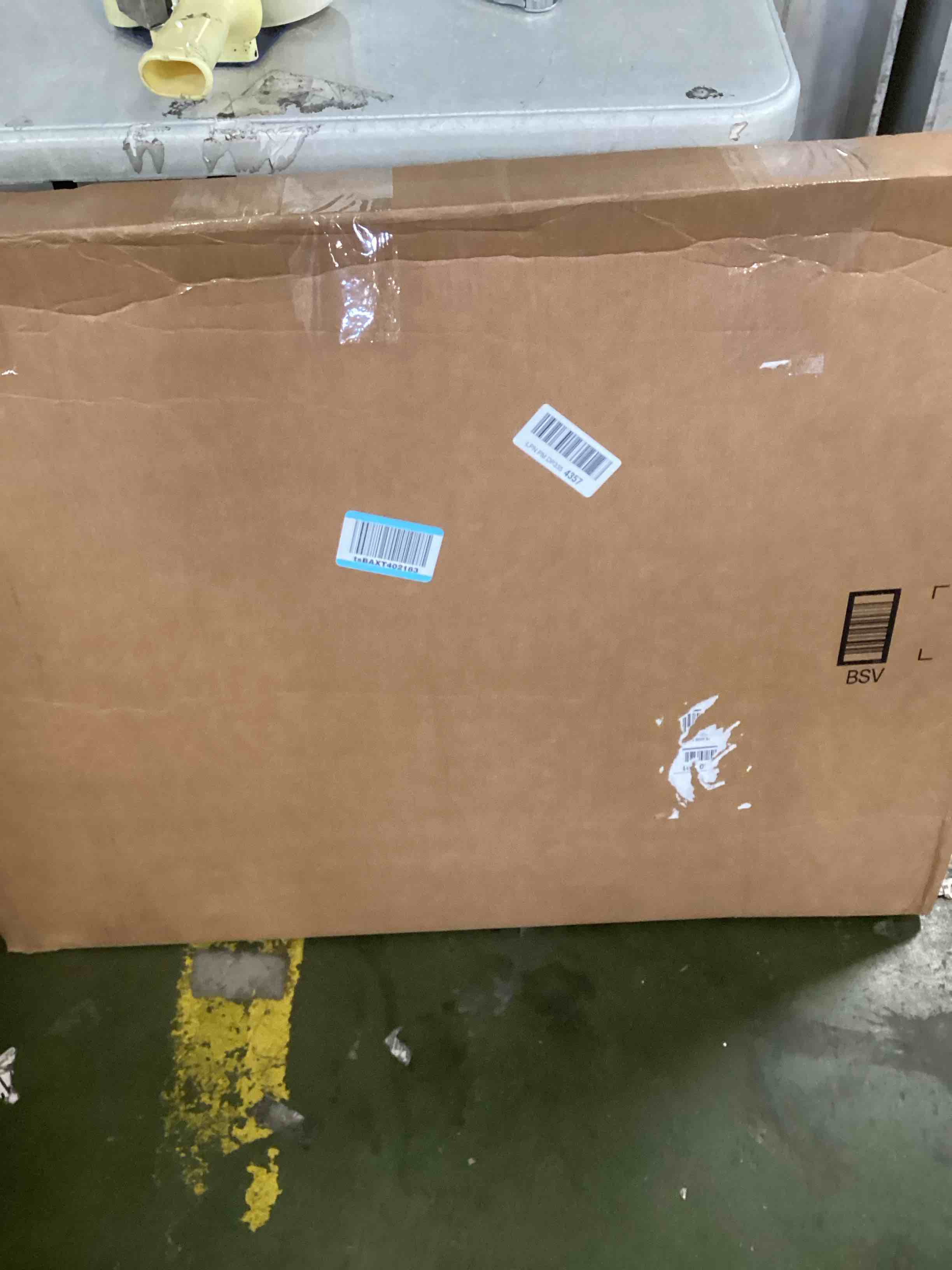 https://s3.amazonaws.com/lotting-images-prod/bidfta/PPE2133606_1742579878715.jpeg