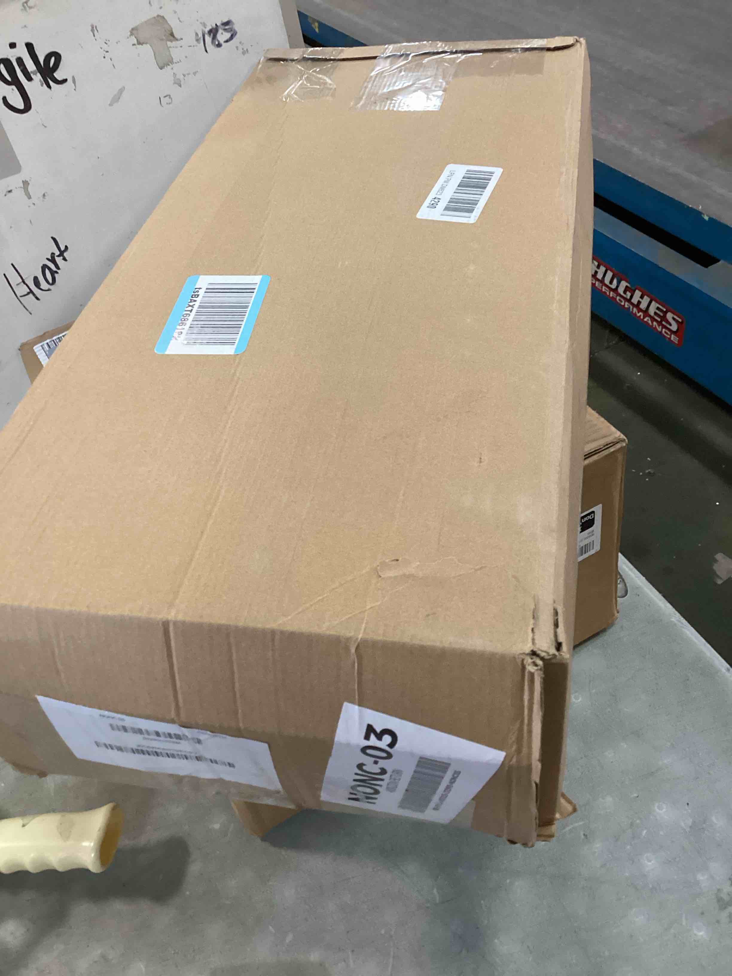 https://s3.amazonaws.com/lotting-images-prod/bidfta/PPE2134015_1741106257102.jpeg