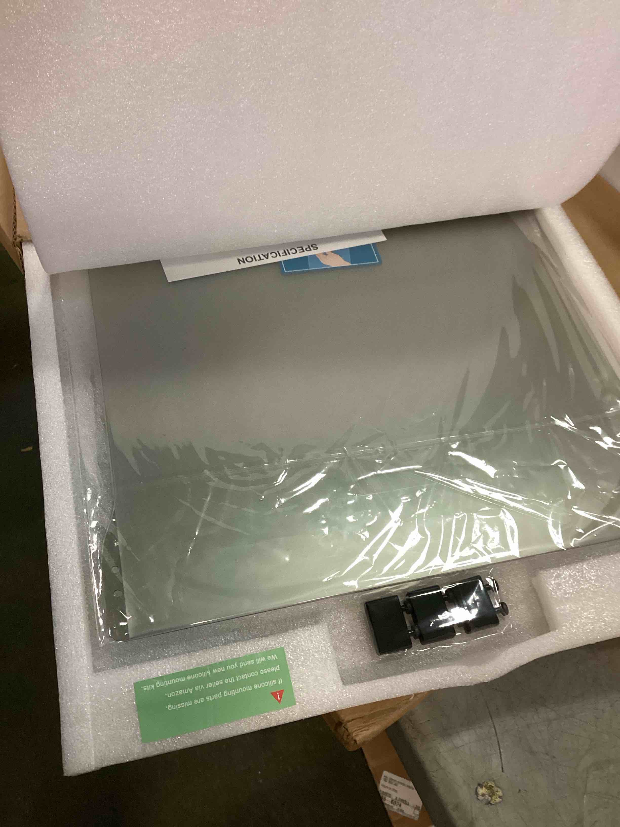 https://s3.amazonaws.com/lotting-images-prod/bidfta/PPE2134152_1741184916918.jpeg