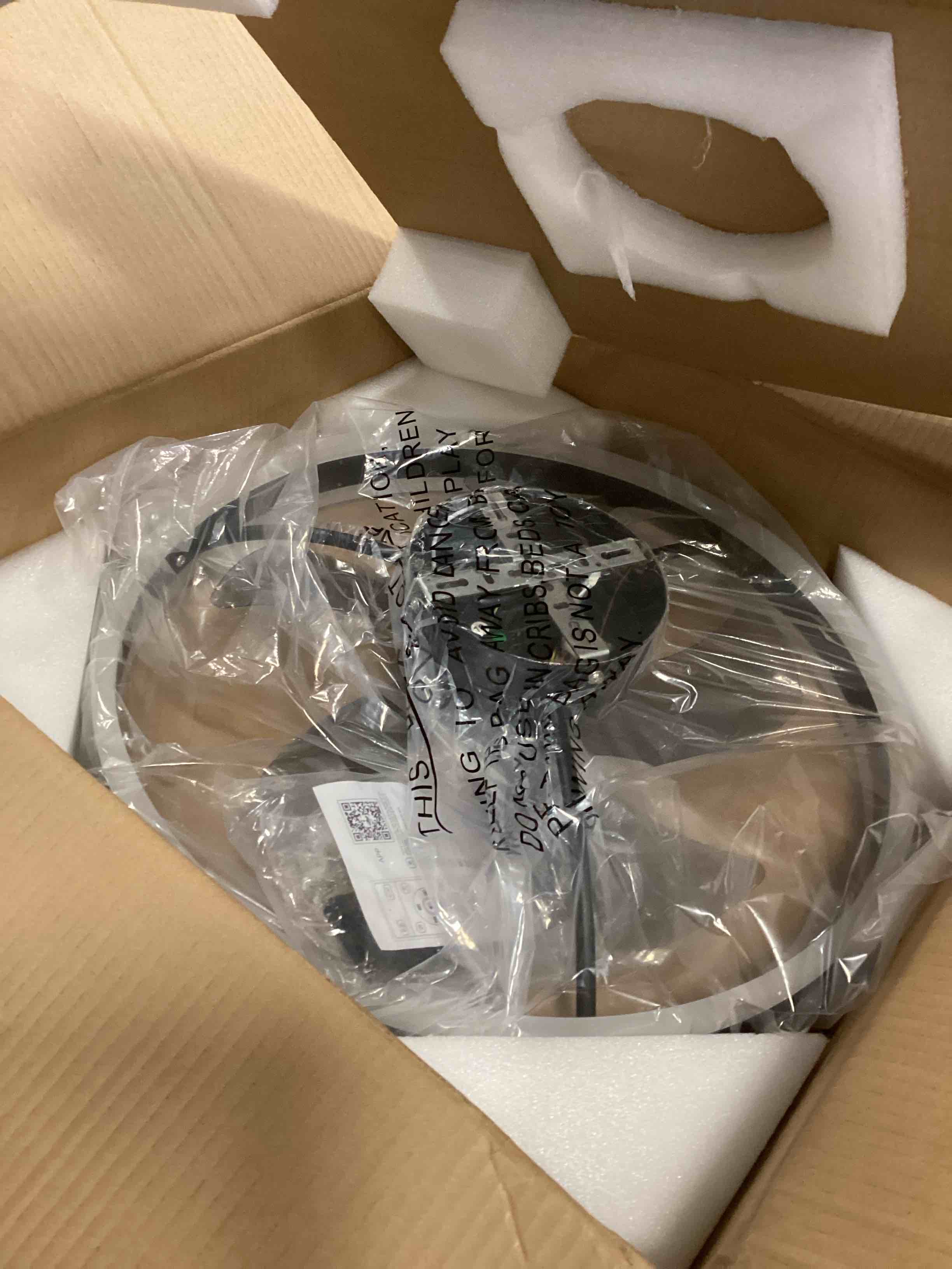 https://s3.amazonaws.com/lotting-images-prod/bidfta/PPE2134430_1741703085321.jpeg