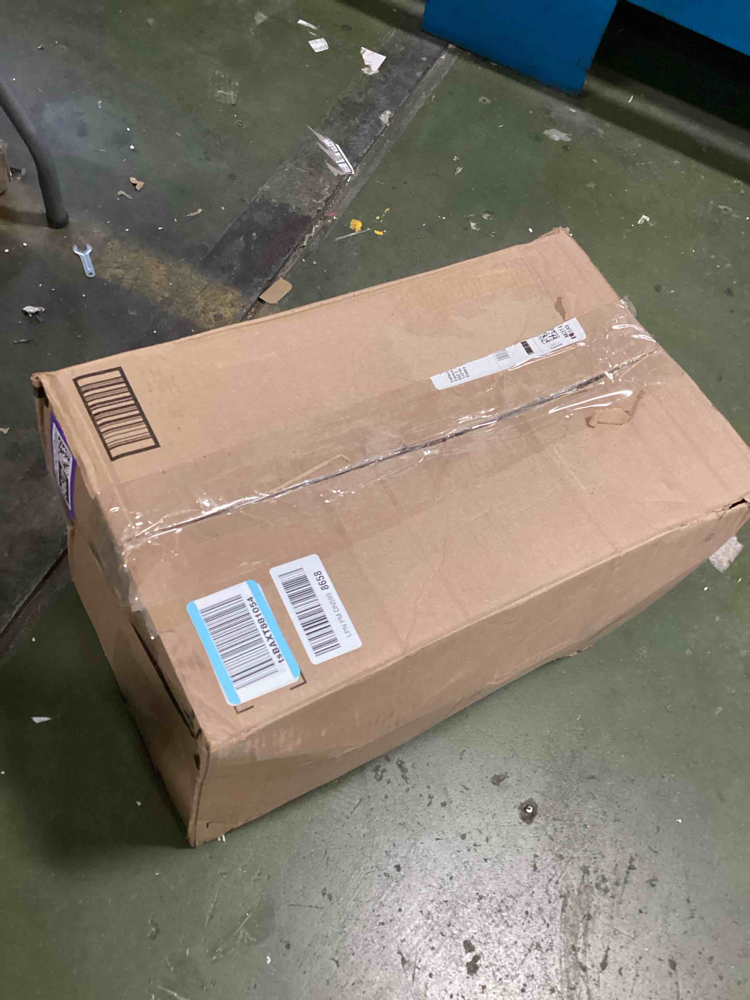 https://s3.amazonaws.com/lotting-images-prod/bidfta/PPE2134796_1741891198181.jpeg