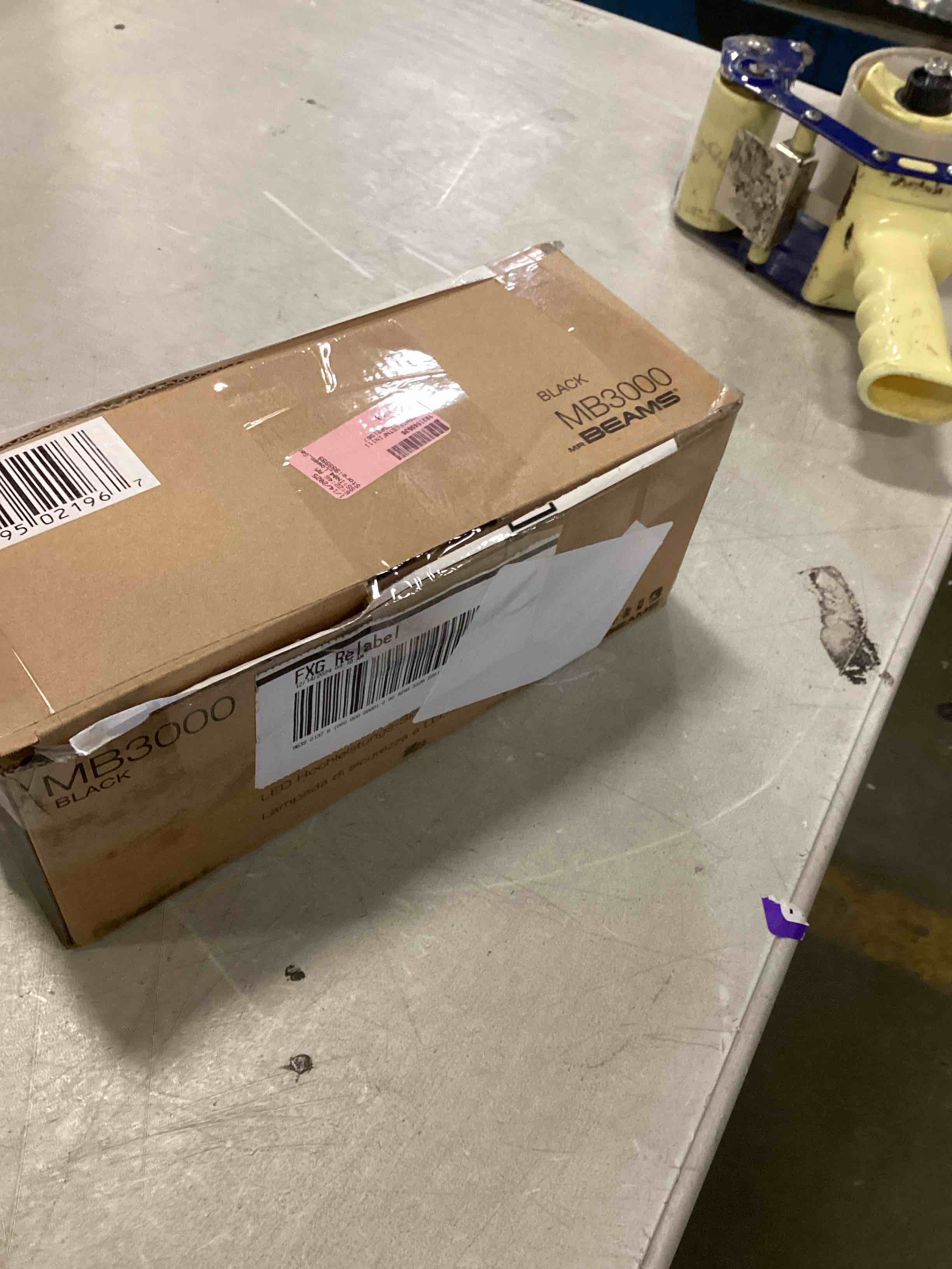 https://s3.amazonaws.com/lotting-images-prod/bidfta/PPE2134970_1742223065802.jpeg