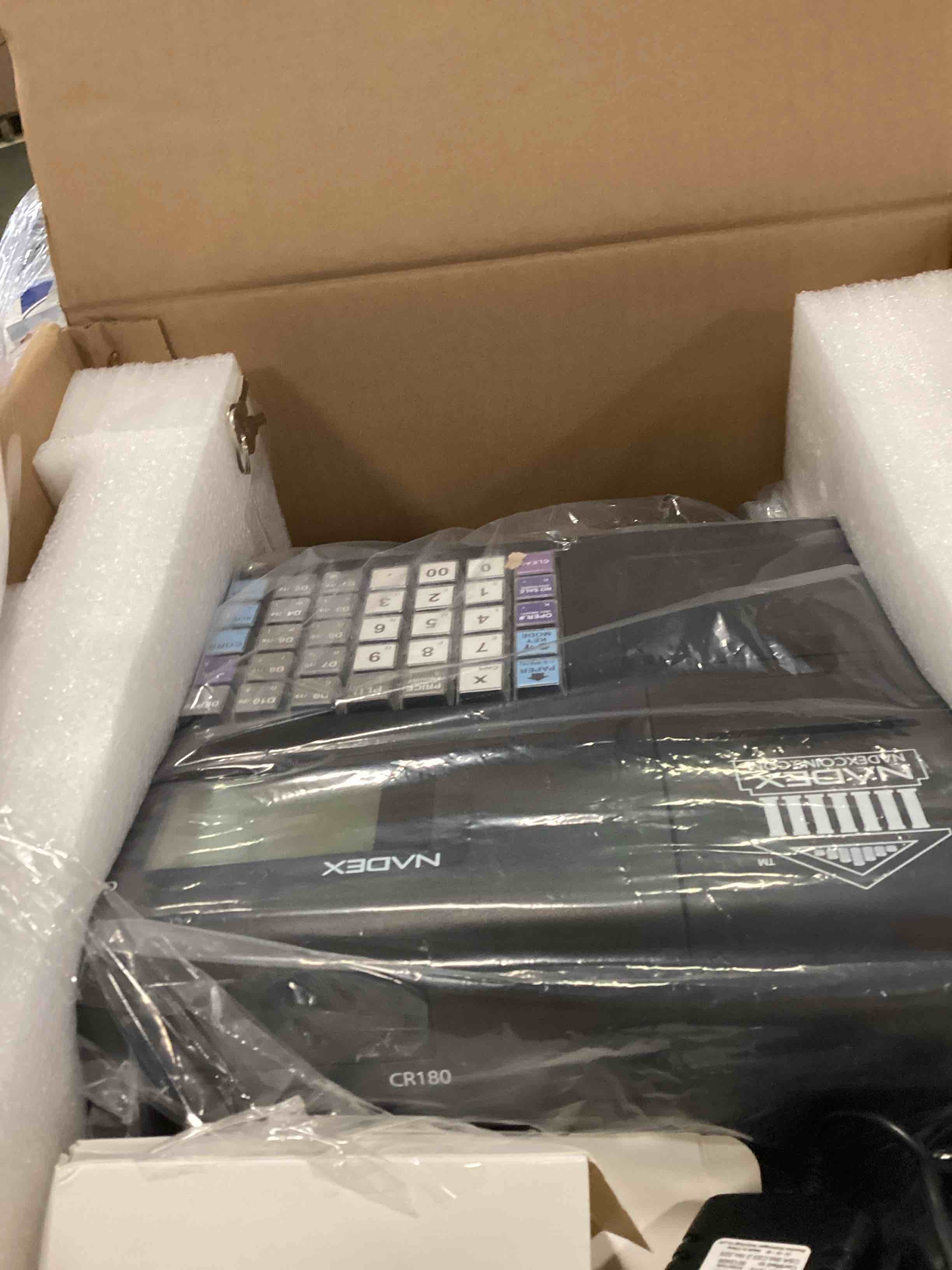 https://s3.amazonaws.com/lotting-images-prod/bidfta/PPE2135054_1741970107130.jpeg