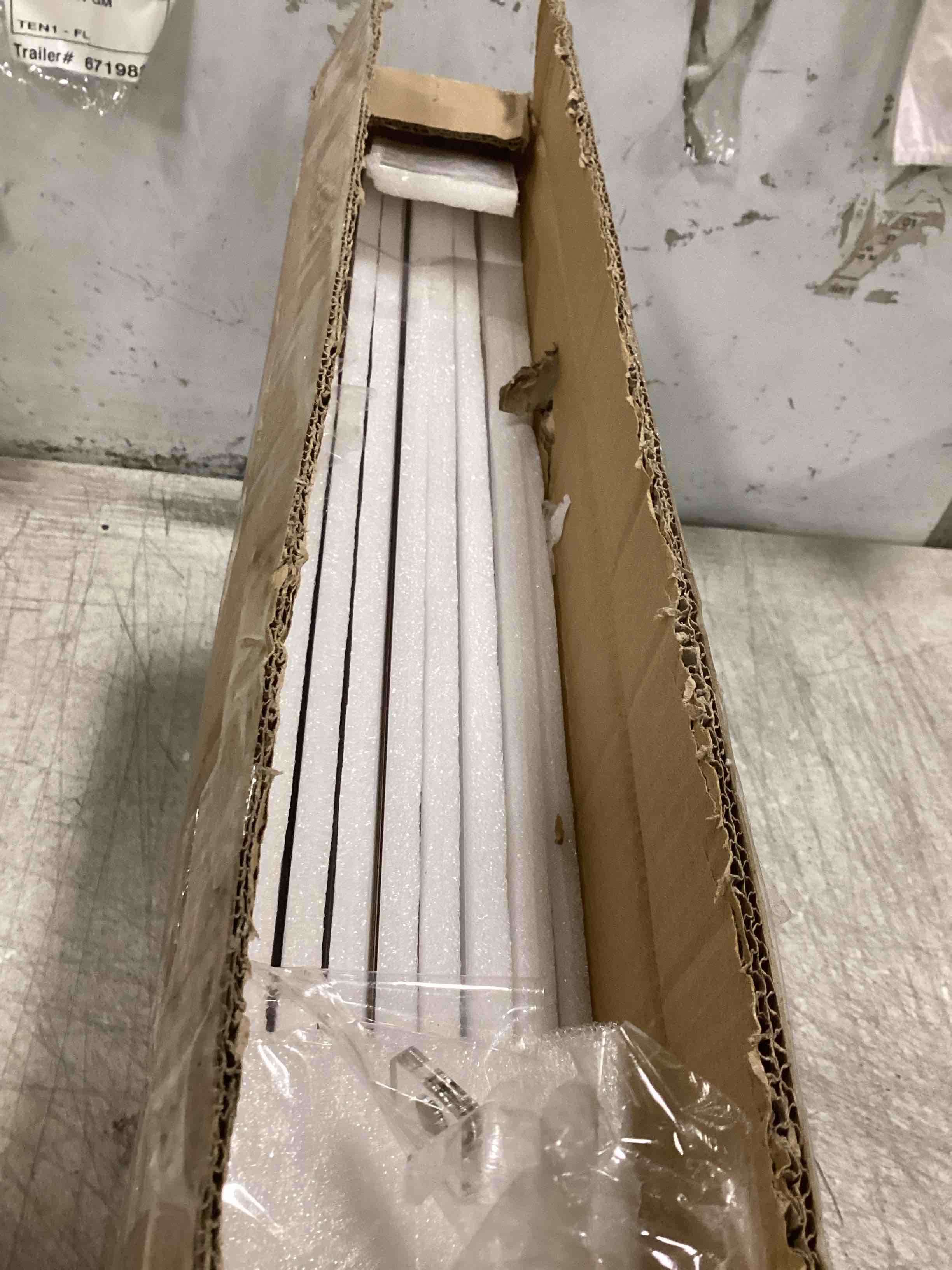https://s3.amazonaws.com/lotting-images-prod/bidfta/PPE2135383_1742478558596.jpeg