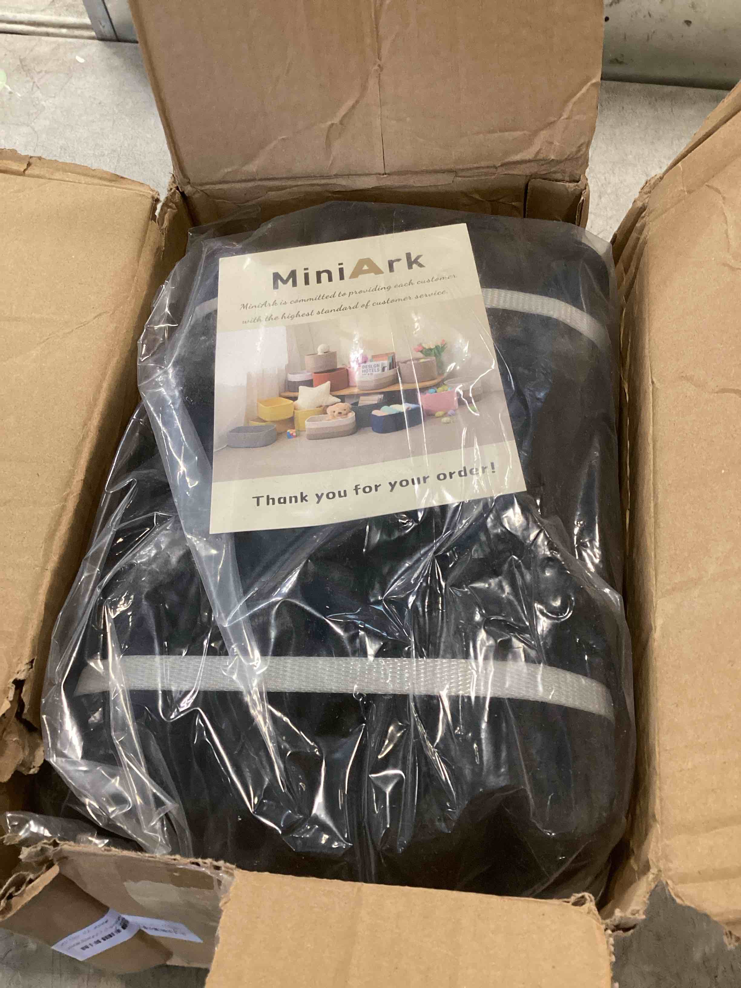 https://s3.amazonaws.com/lotting-images-prod/bidfta/PPE2135715_1742580544713.jpeg