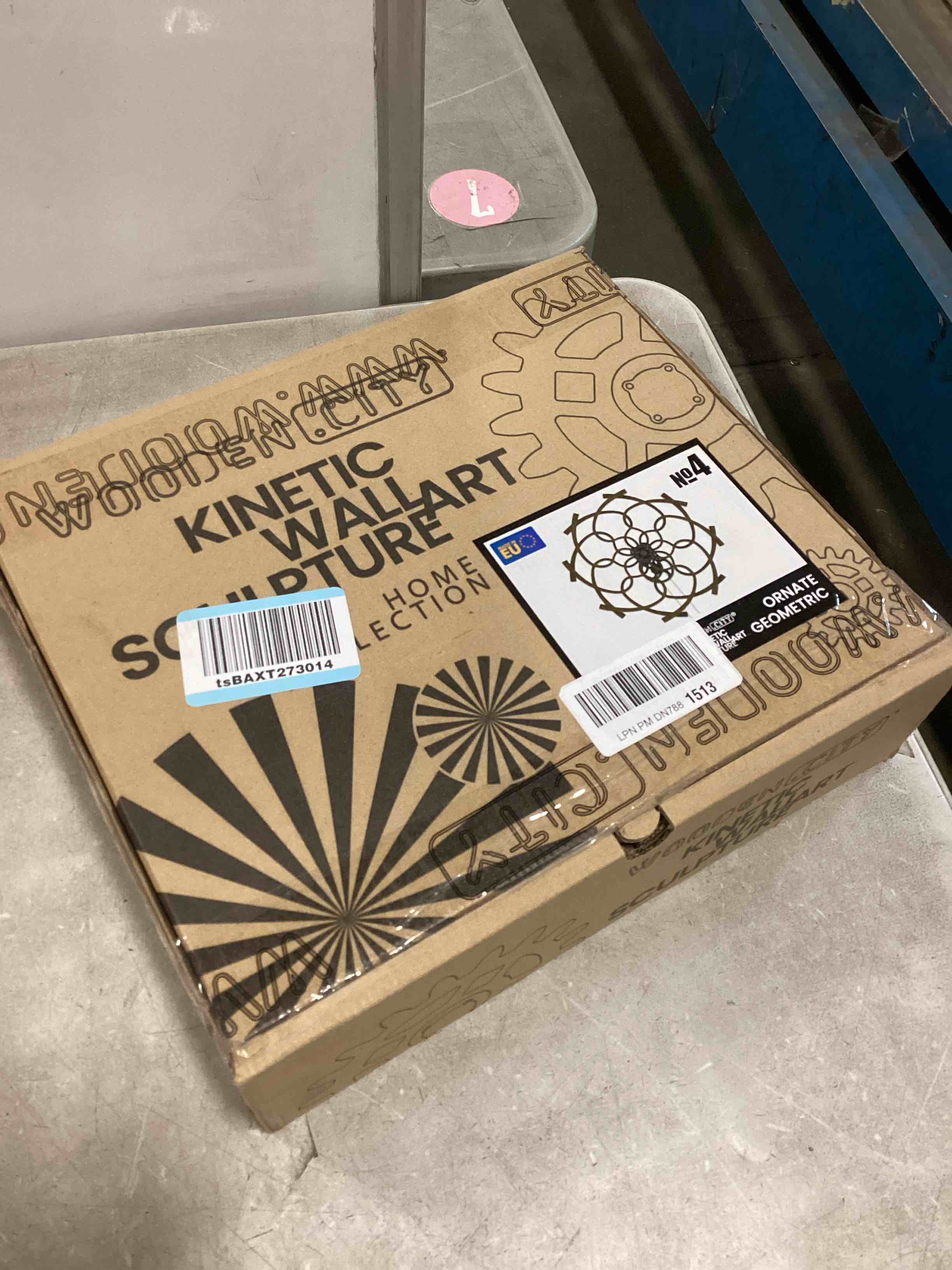 https://s3.amazonaws.com/lotting-images-prod/bidfta/PPE2136879_1743425119059.jpeg