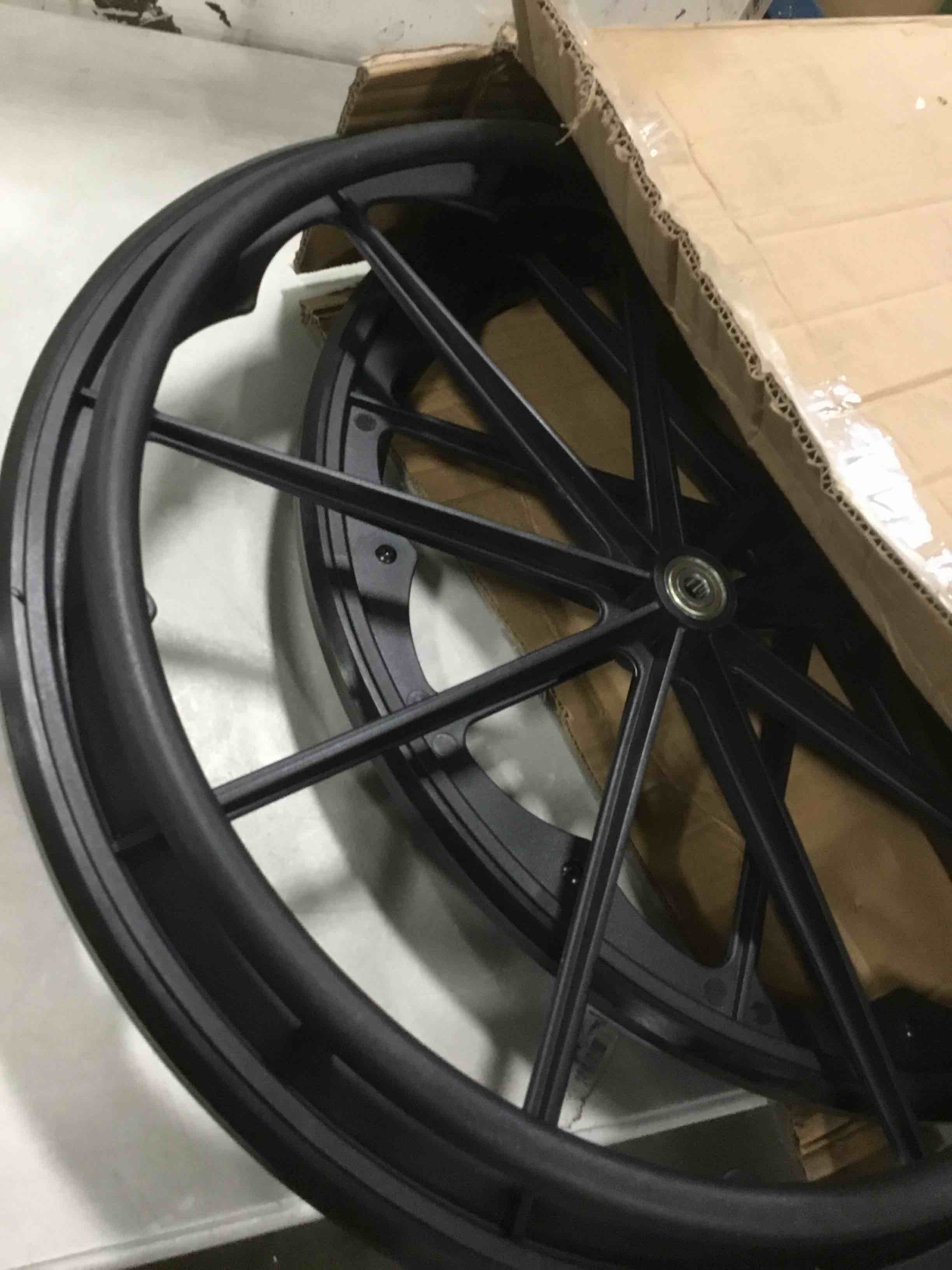 https://s3.amazonaws.com/lotting-images-prod/bidfta/PPE2137388_1741020830023.jpeg